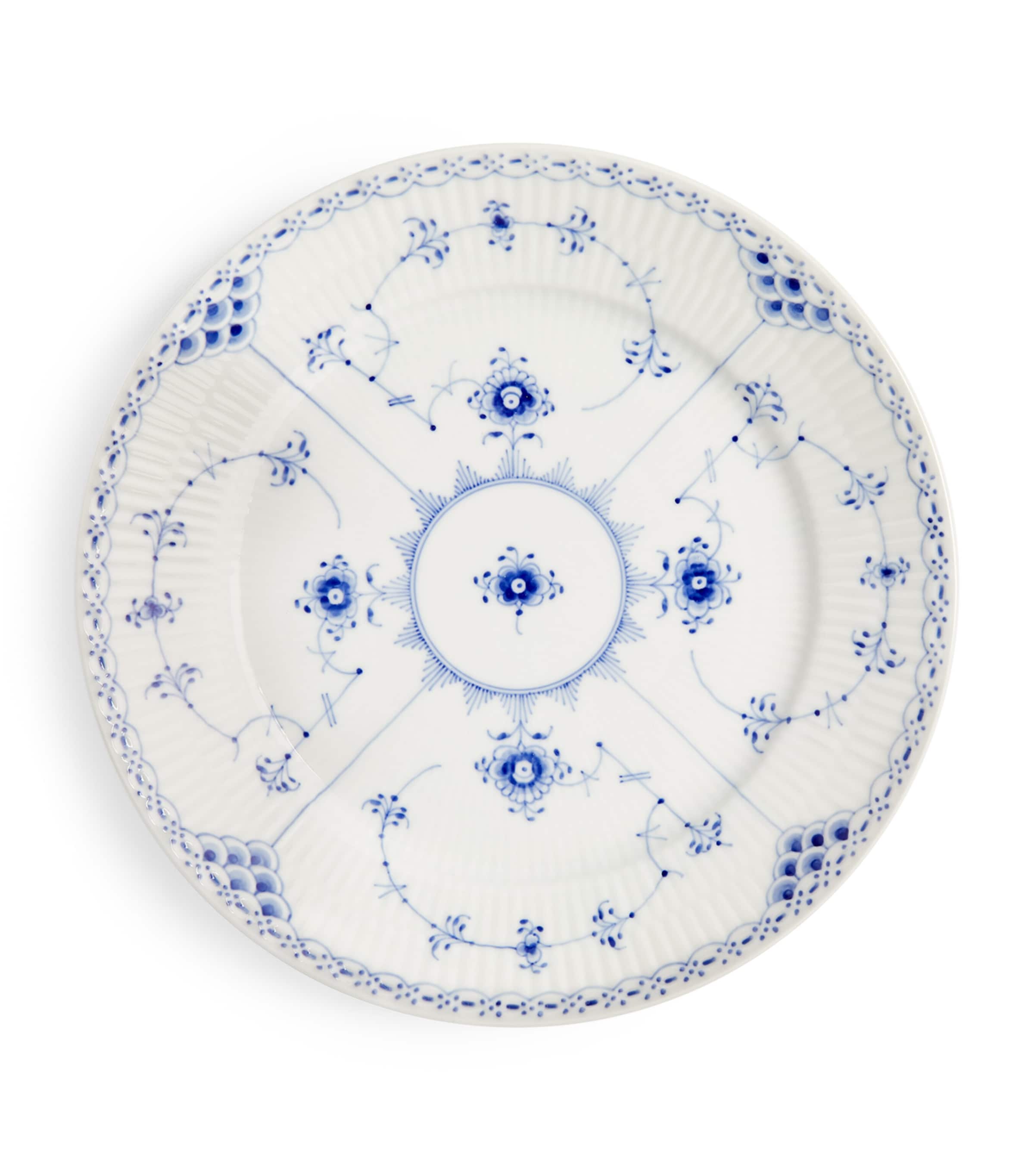 Blue Fluted Half Lace Plate (22cm)