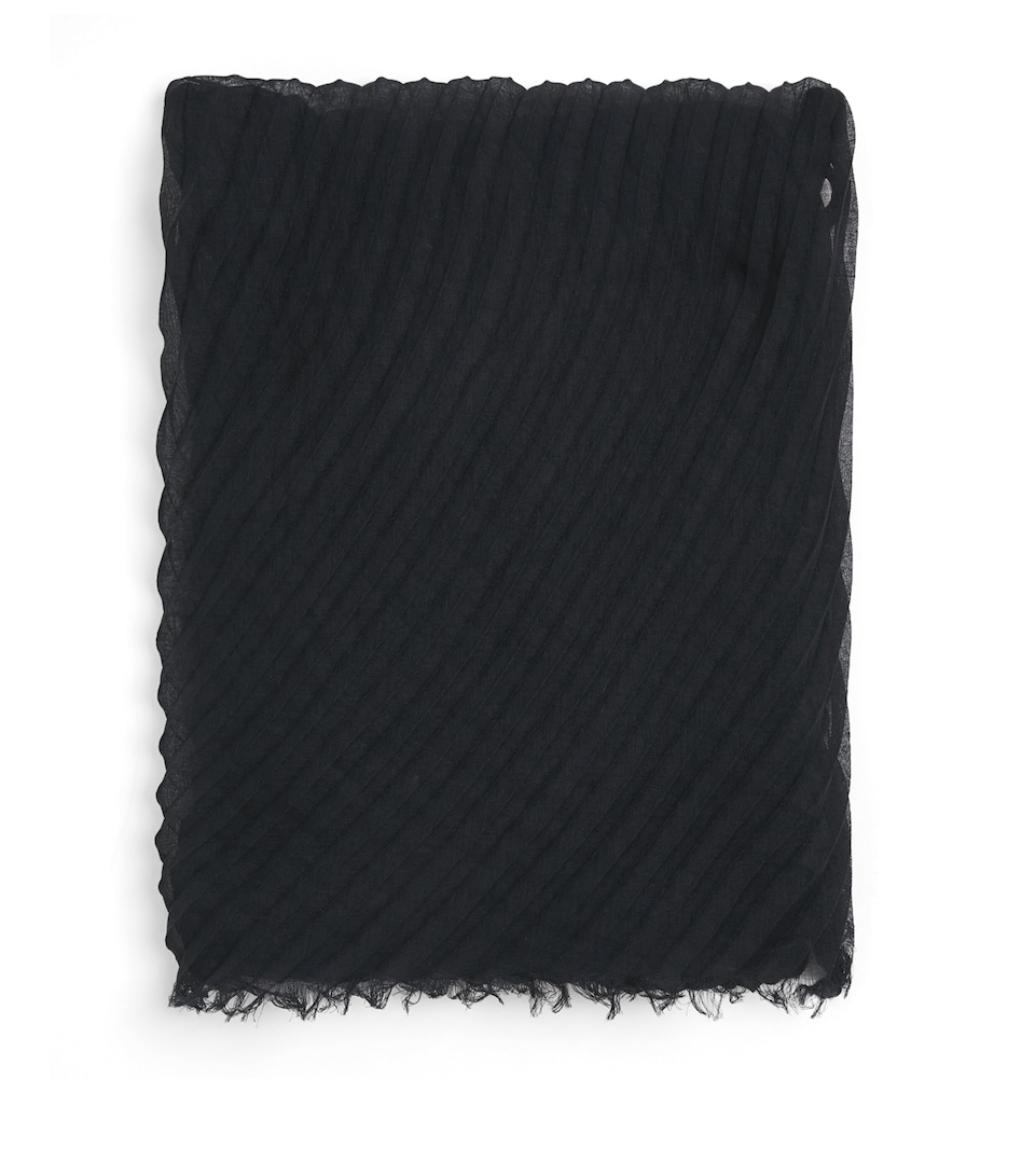 Issey Miyake Gradation Ramie Pleats Scarf Black Hued