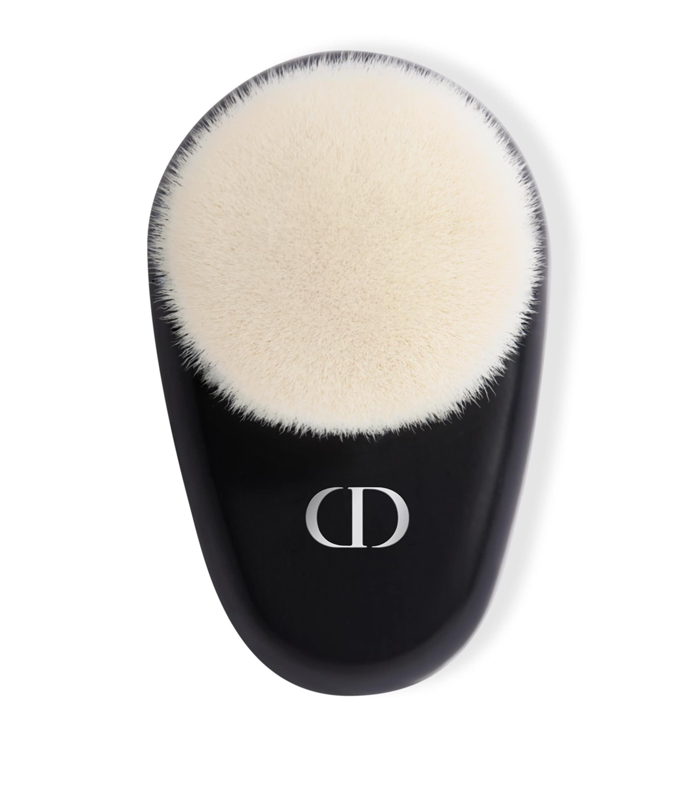 Backstage Face Brush N°18