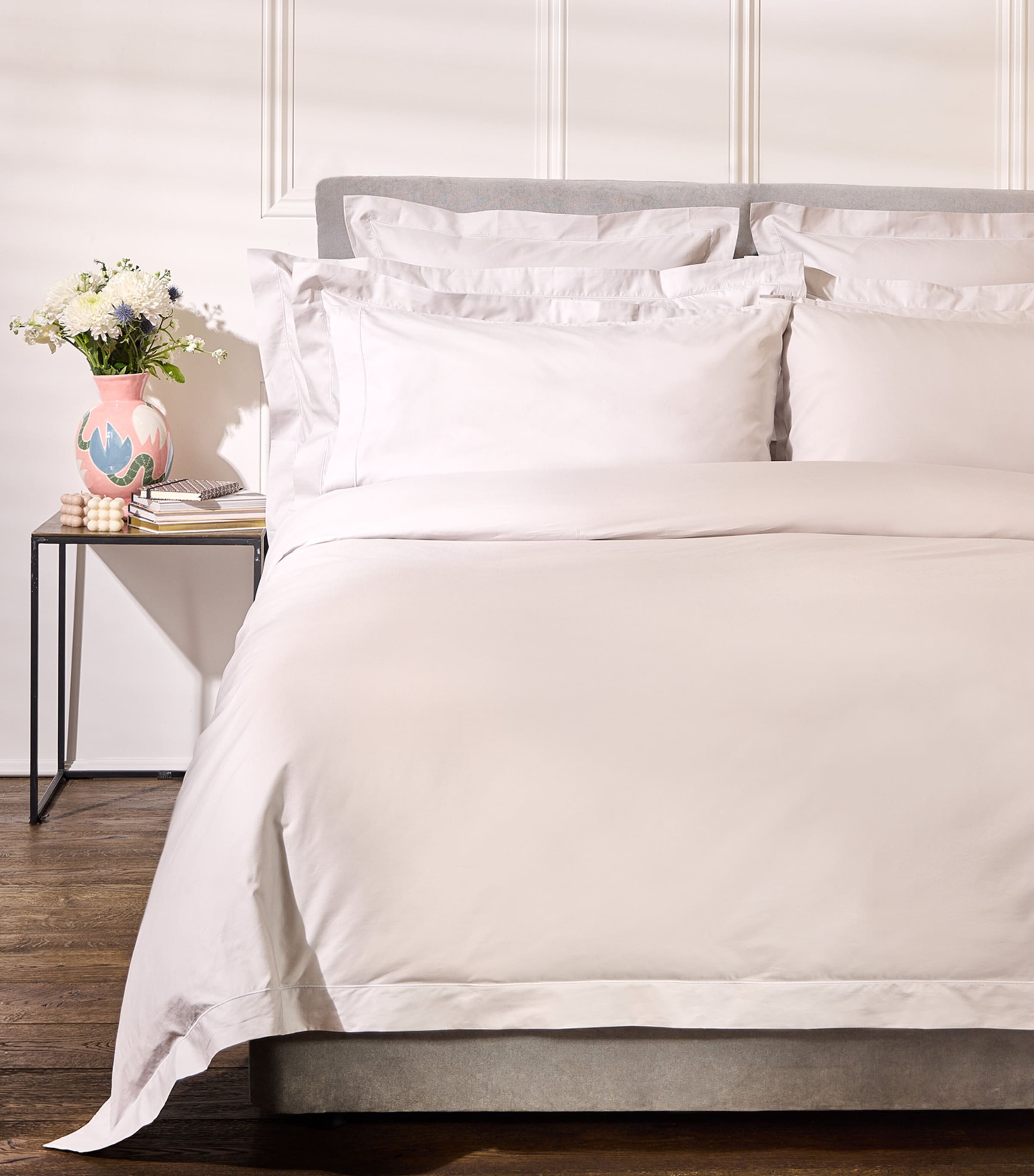 Harrods of London Chester King Fitted Sheet (150cm x 200cm) Cool Grey