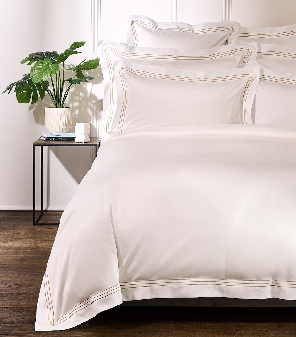 Celso De Lemos Quadra Square Pillowcase (65cm x 65cm) Gold