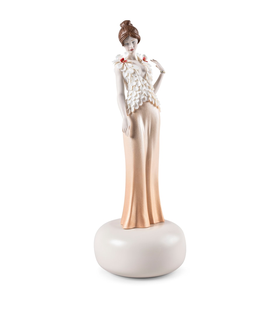 Lladró Porcelain Exquisite Embroidery Sculpture