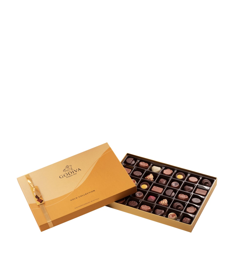 Milk, White and Dark Chocolate 35-Piece Gold Selection Box (372g)