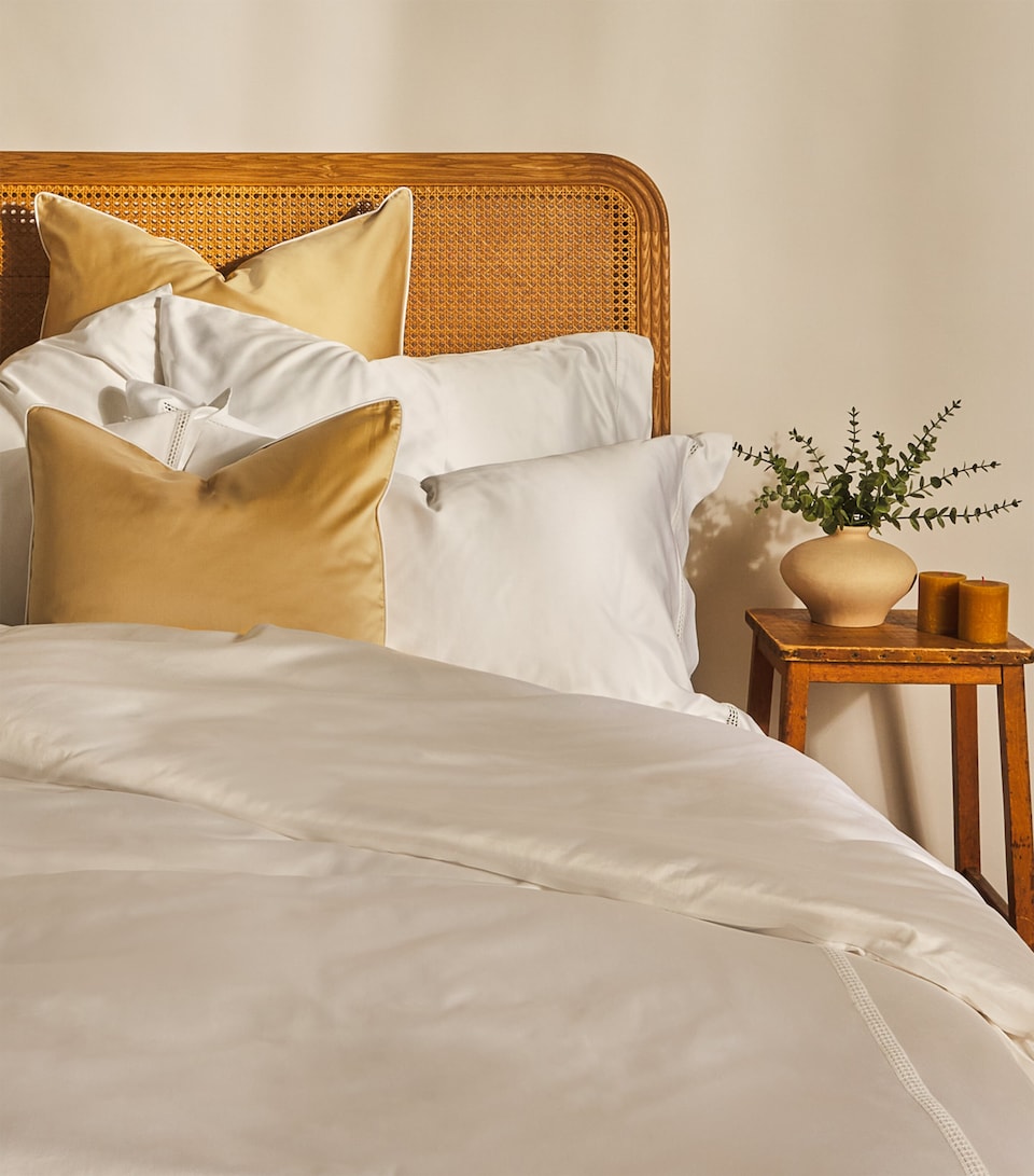 Egyptian Cotton Noa Square Cushion Cover (65cm x 65cm)