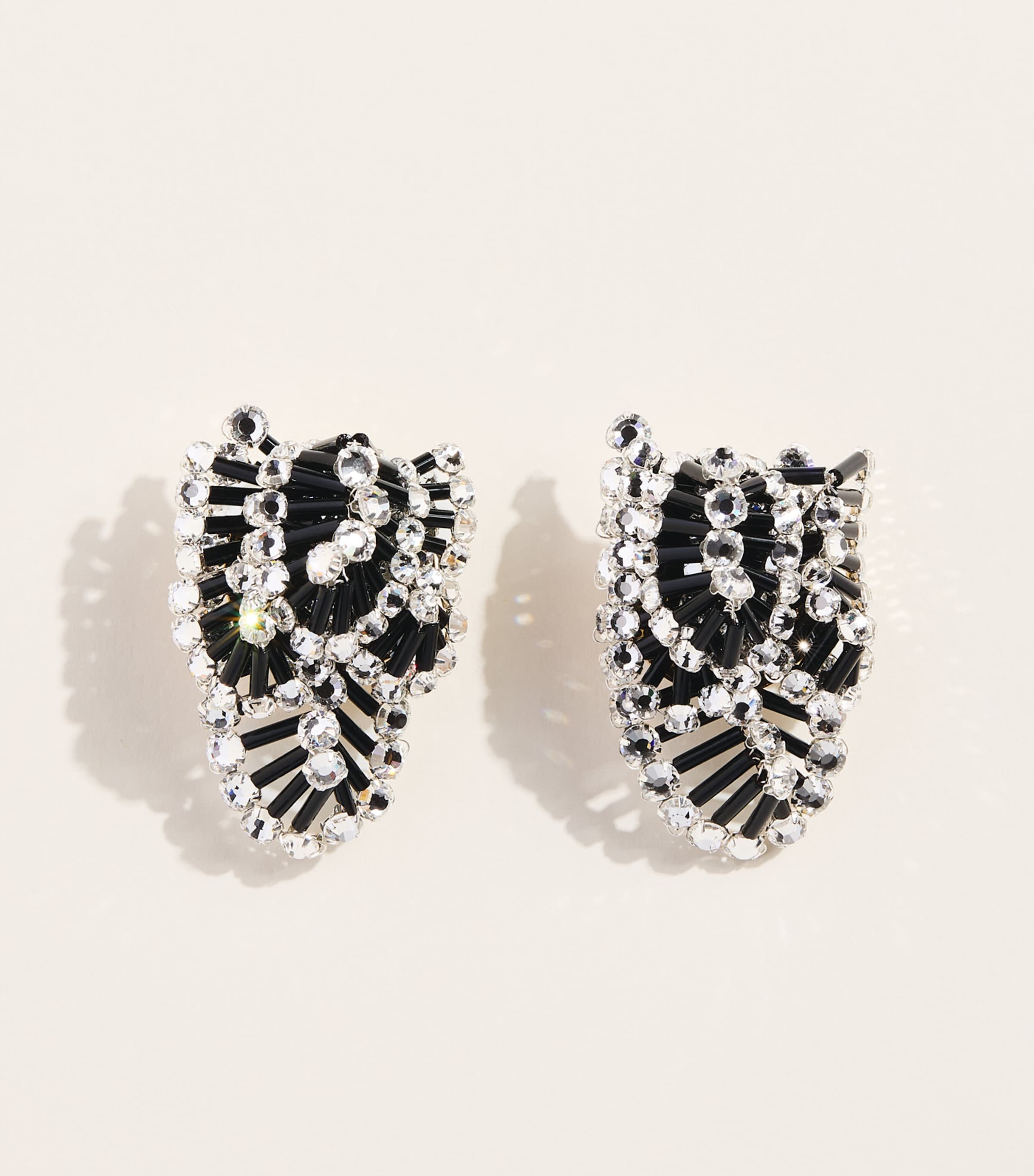 Coppola e Toppo Crystal Foglie Clip Earrings Black