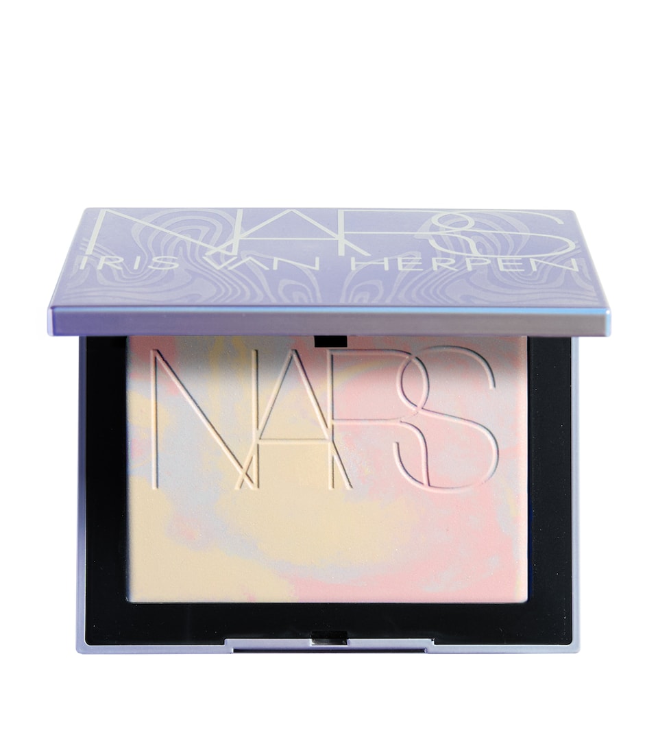 Light Reflecting Prismatic Powder