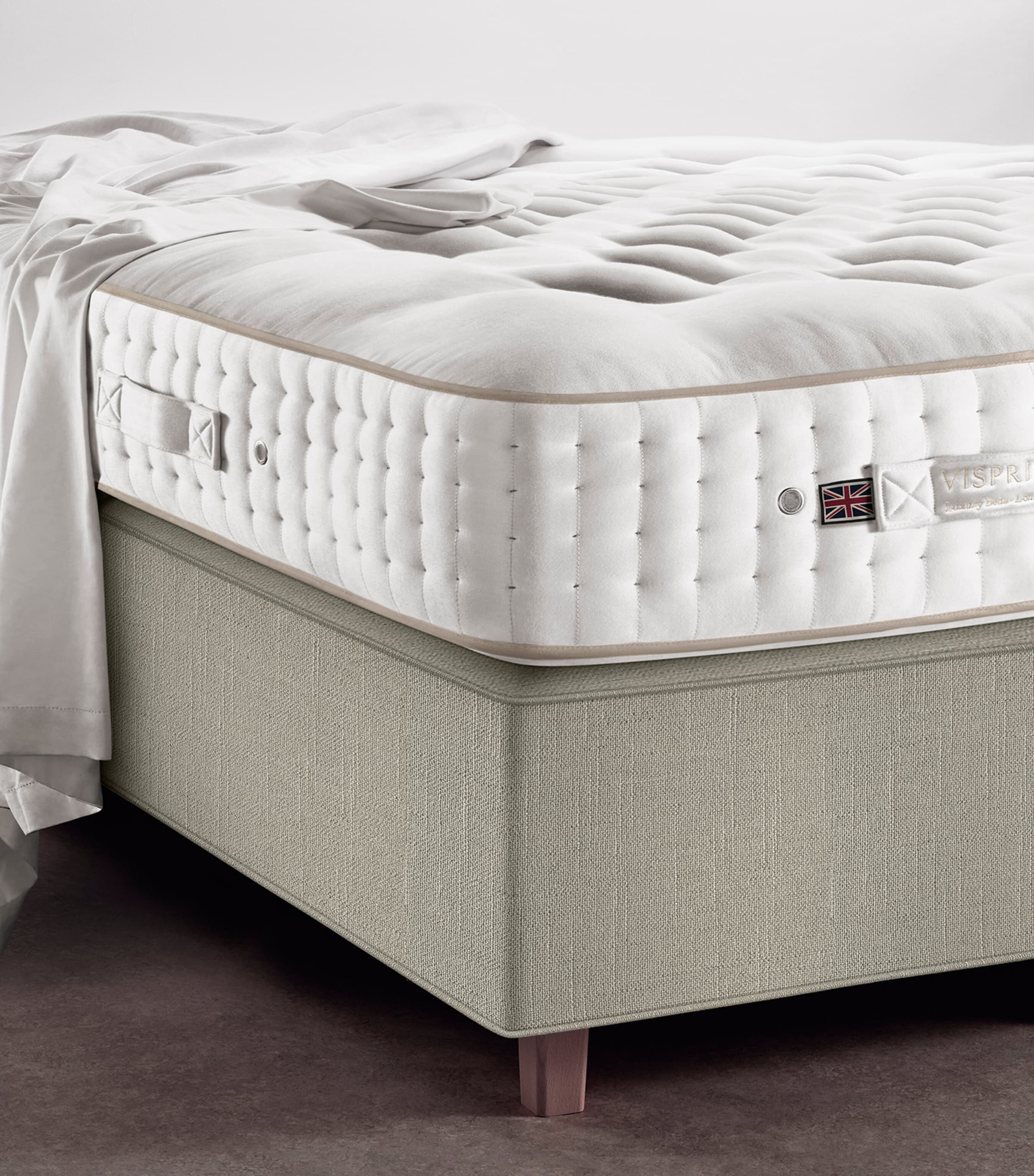 Vispring Medium Signatory Mattress (150cm x 200cm) White