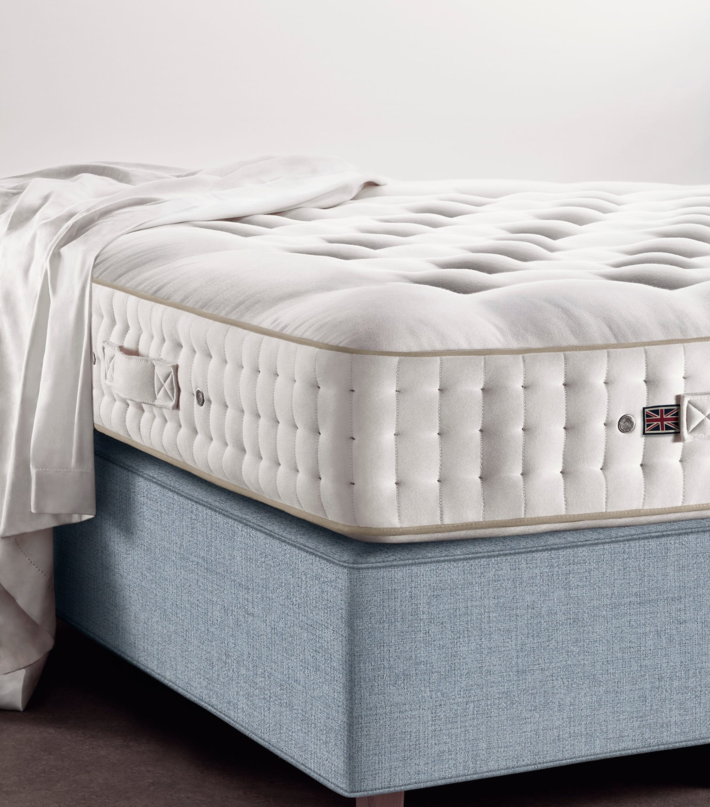 Vispring Soft Tiara Superb Mattress (150cm x 200cm) White