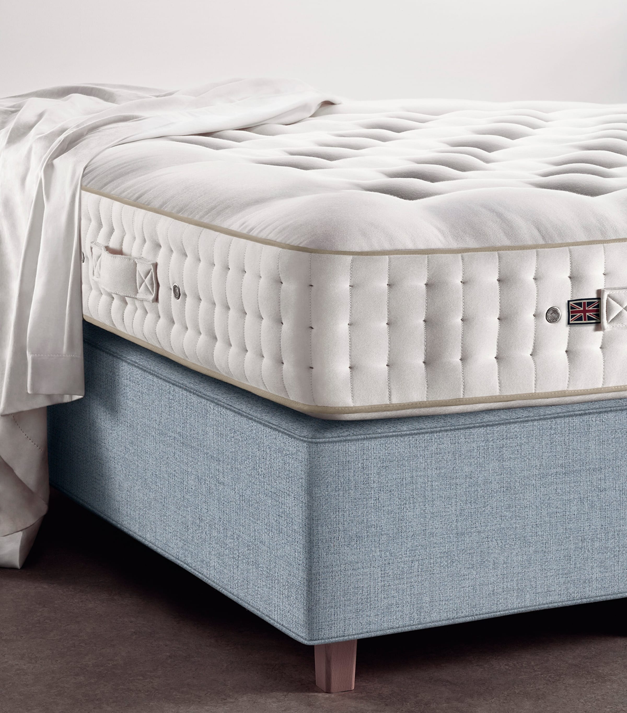 Vispring Firm Tiara Superb Mattress (150cm x 200cm) White