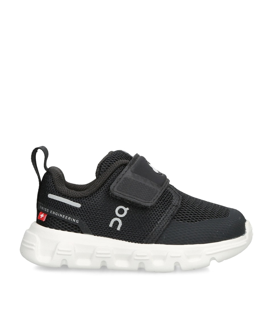 ON Running Cloud Dash Trainers Blk/white