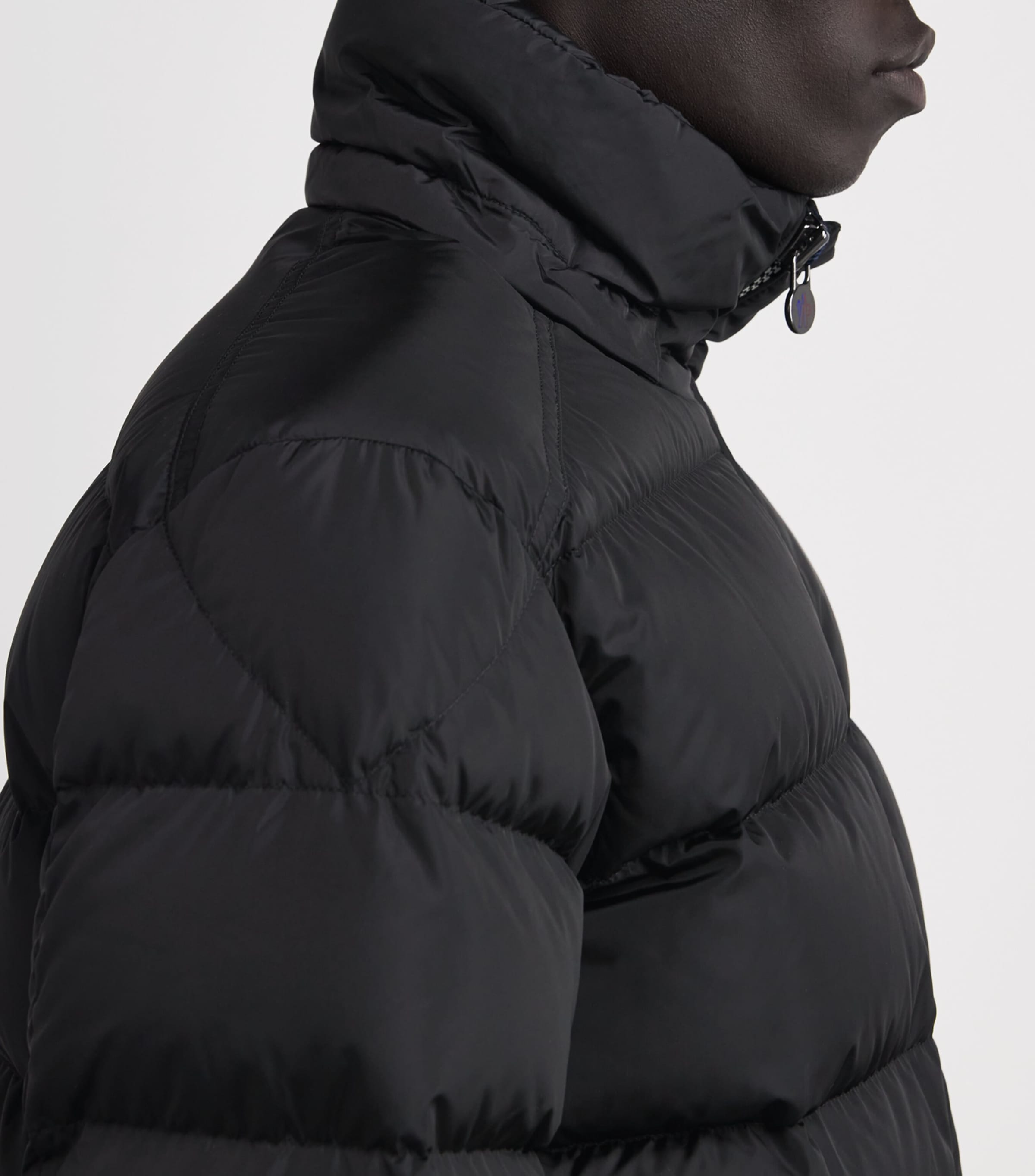 正規★MONCLER UZES パッド入り リネン 洗える/S-LL/UV/吸水速乾】洗濯後しわになりにくいリネン