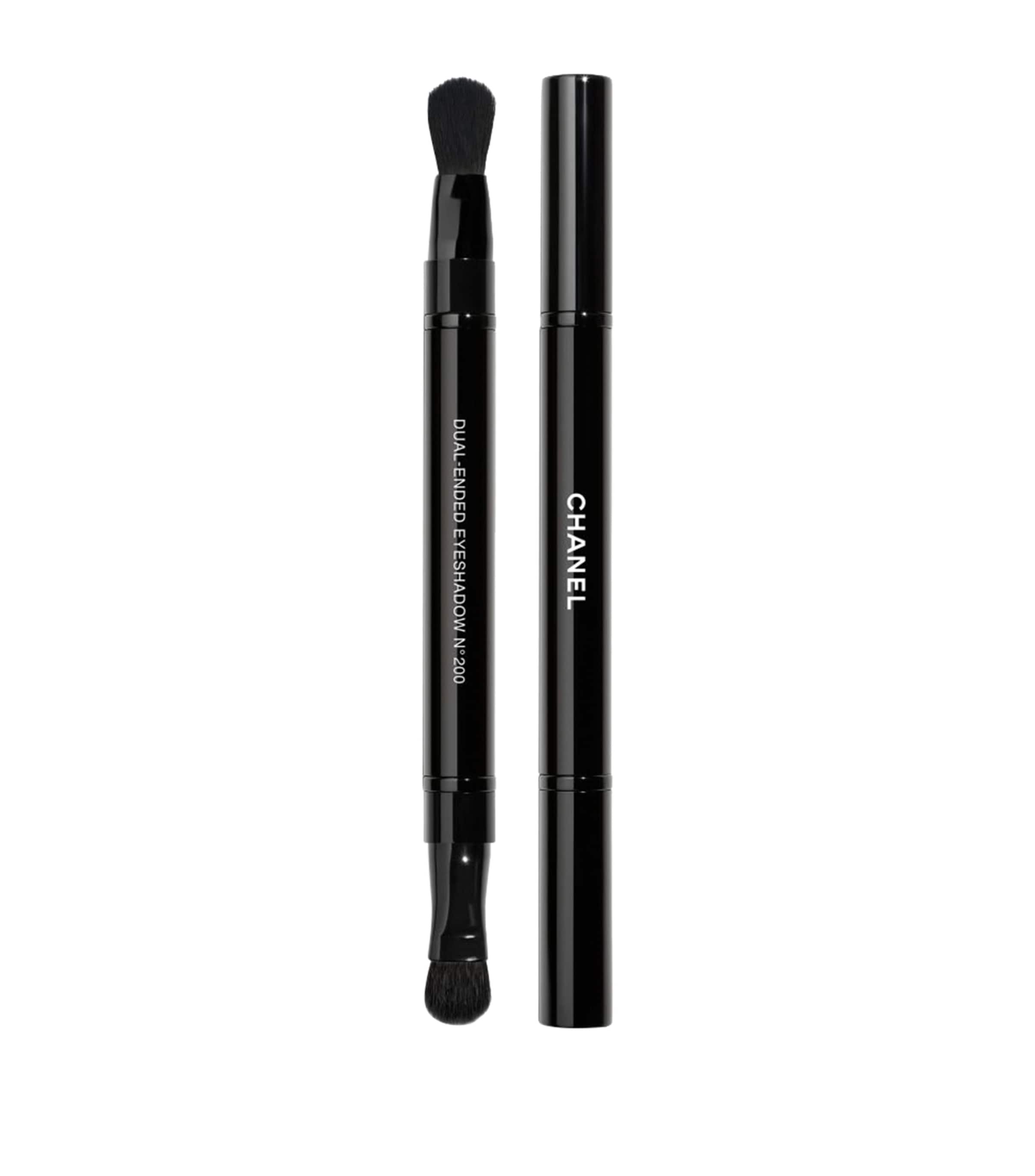 Retractable Dual-Tip Eyeshadow Brush