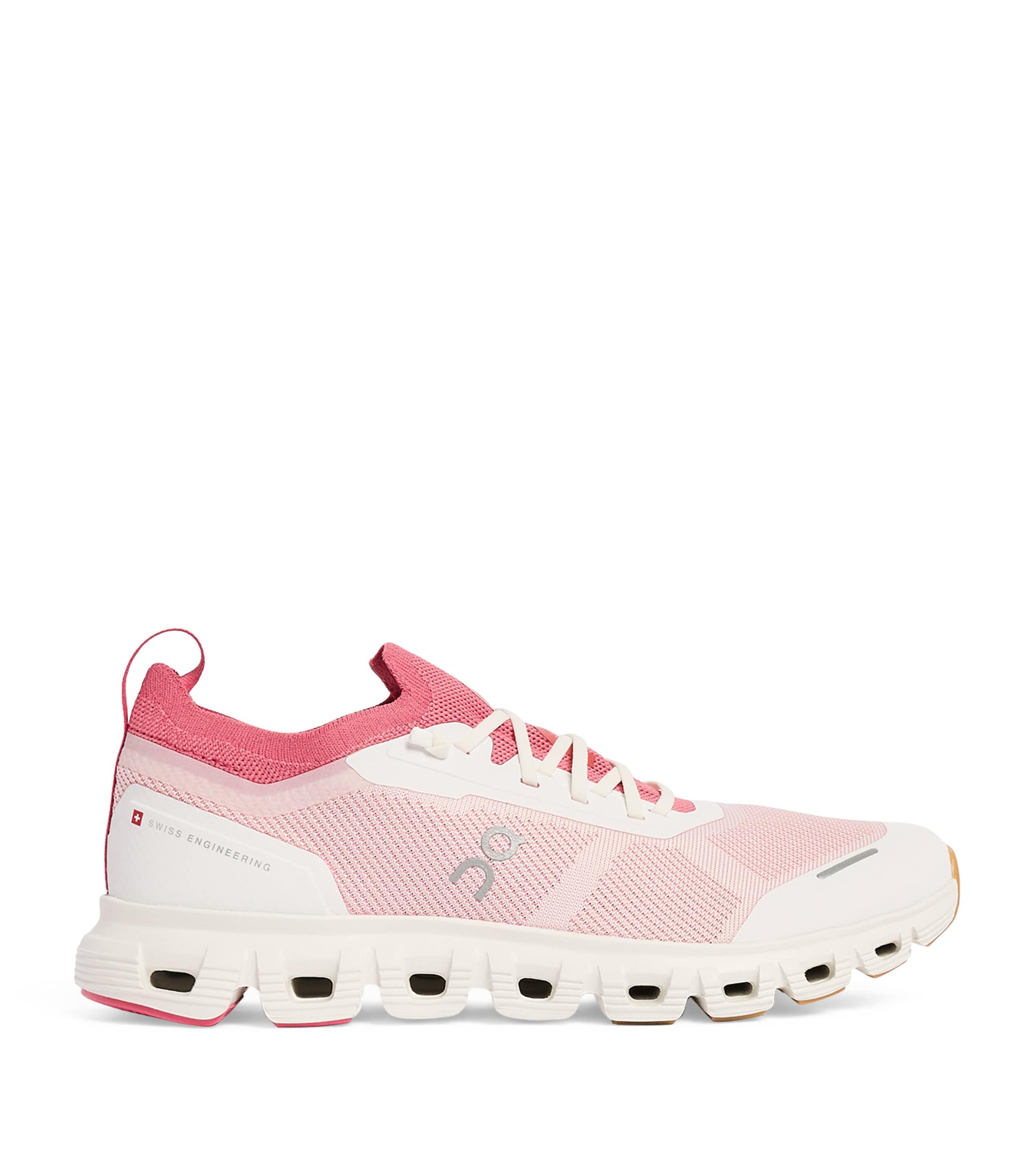 On Cloud 6 Versa Trainers Ivory | Camellia