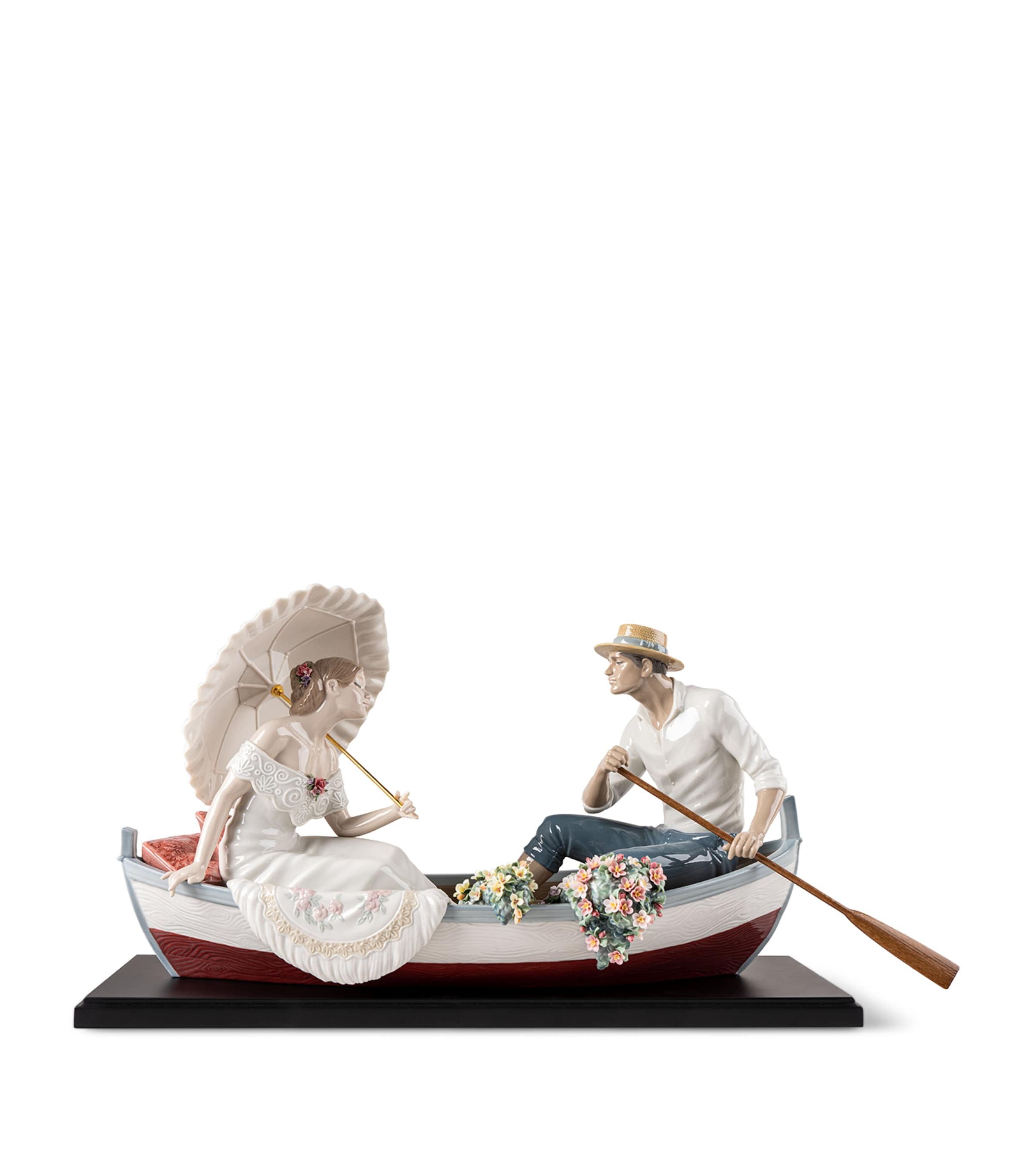 Lladró Porcelain Romance On The Lake Sculpture