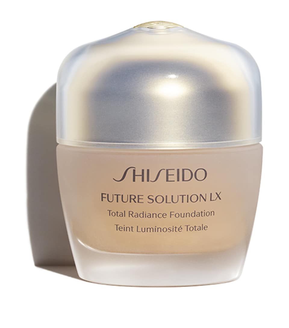 Future Solutions LX Total Radiance Foundation