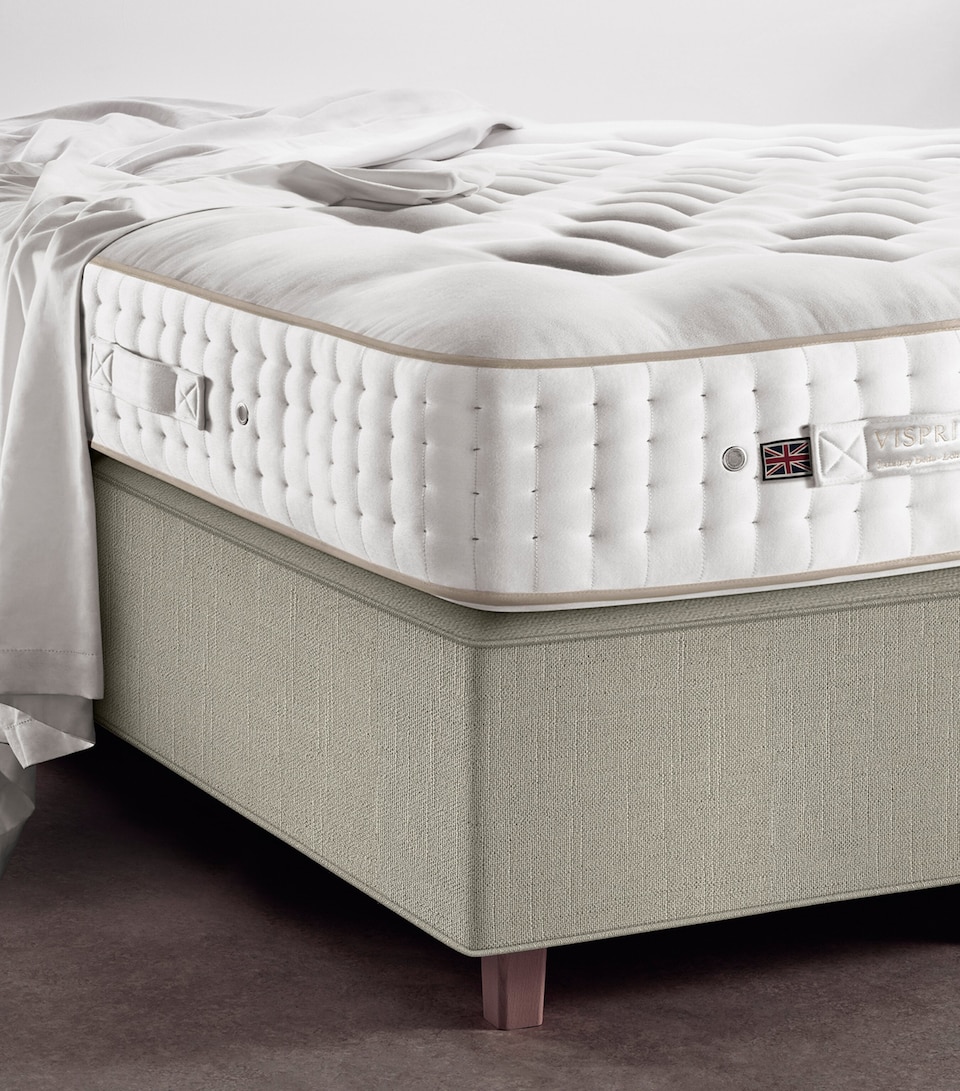 Vispring Soft Signatory Mattress (150cm x 200cm) White