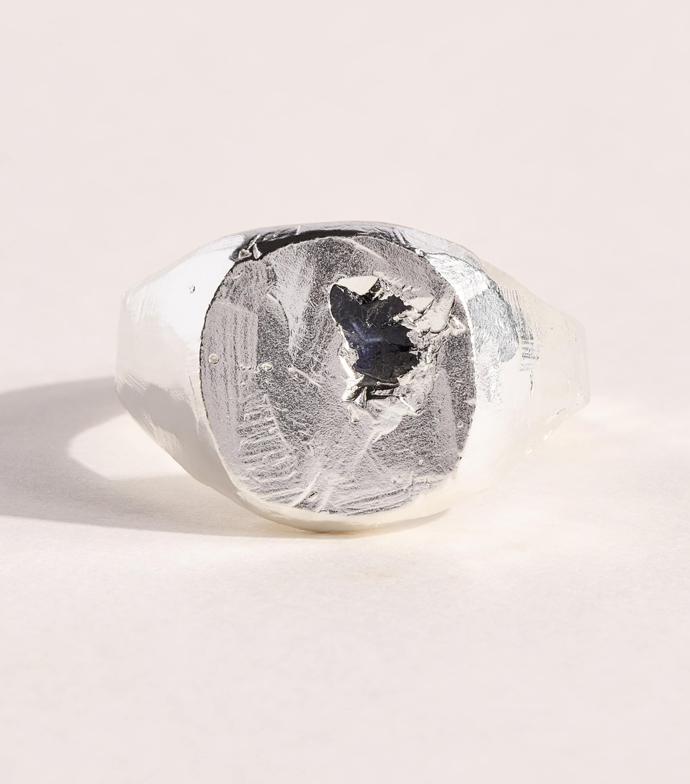 THE OUZE Sterling Silver and Sapphire Una Signet Ring Silver/blue