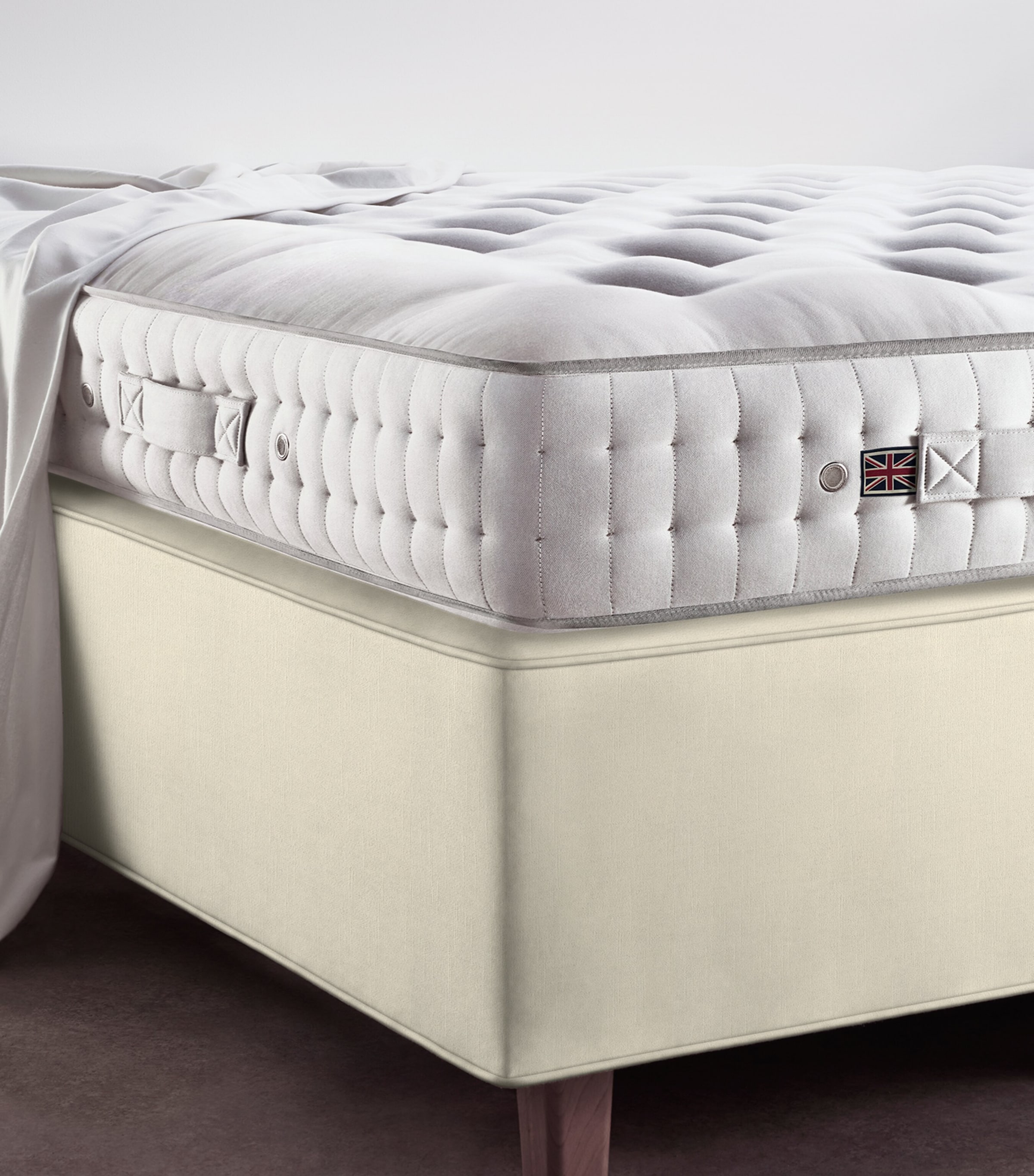 Vispring Medium Herald Superb Mattress (150cm x 200cm) White
