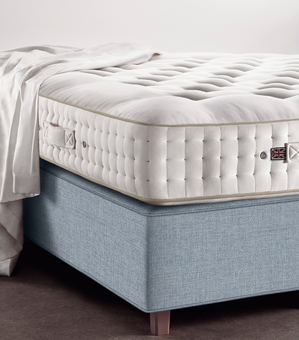 Vispring Medium Tiara Superb Mattress (150cm x 200cm) White