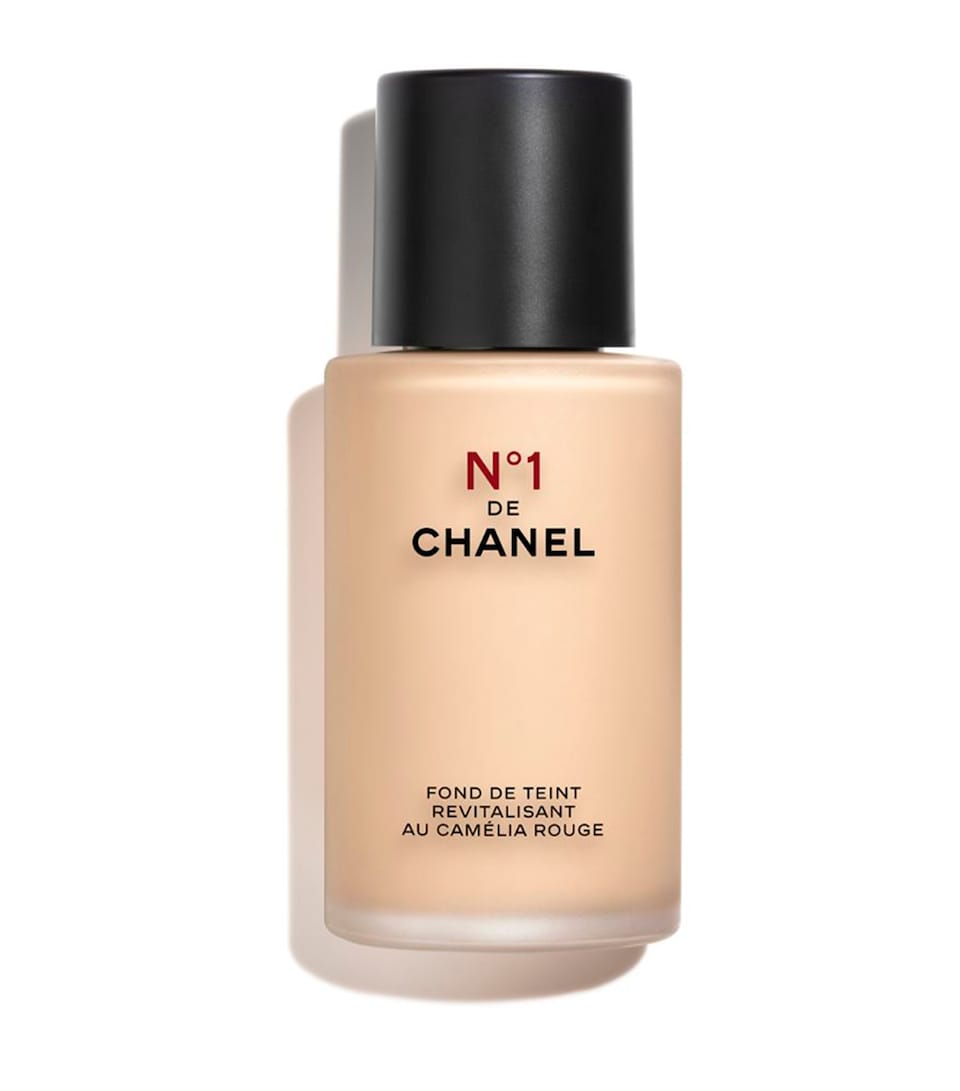 CHANEL N°1 DE CHANEL Revitalizing Foundation