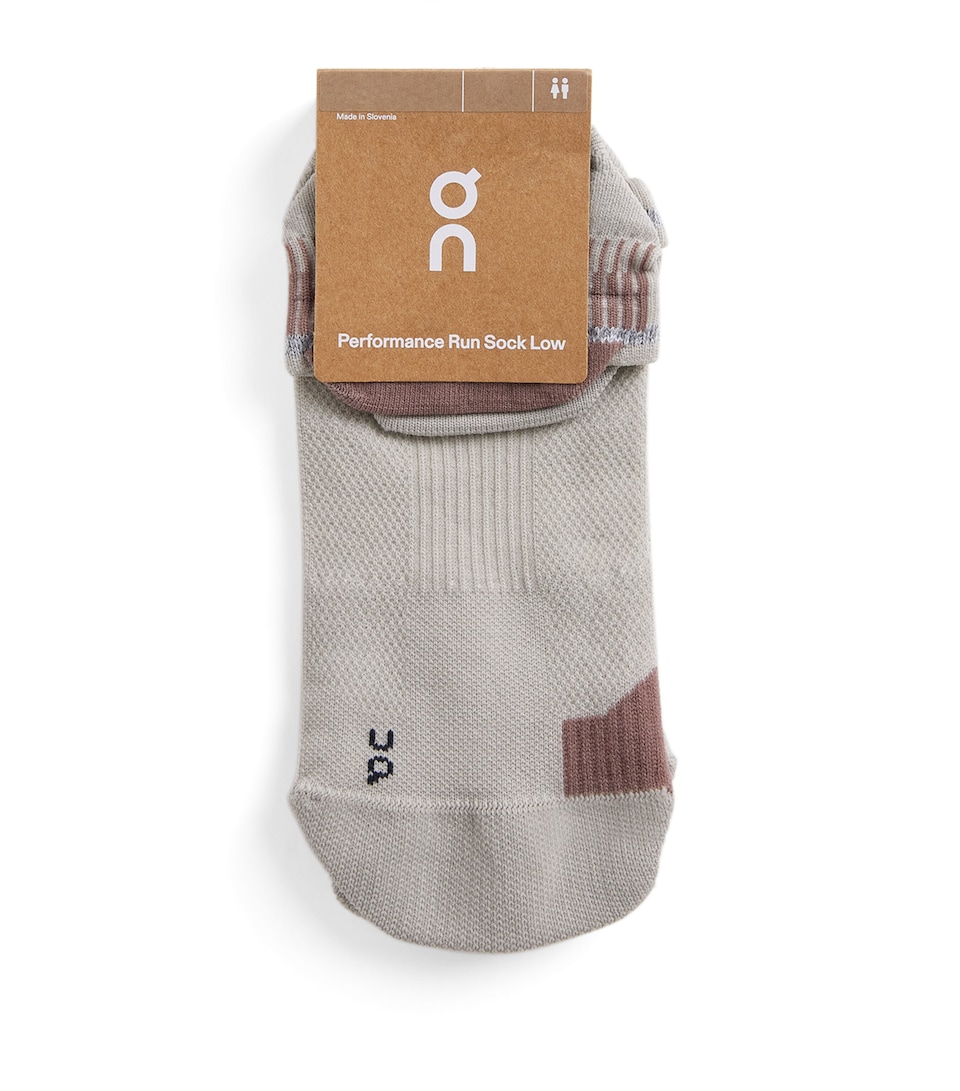 On Womens Performance Run Low Socks Brume | Clove