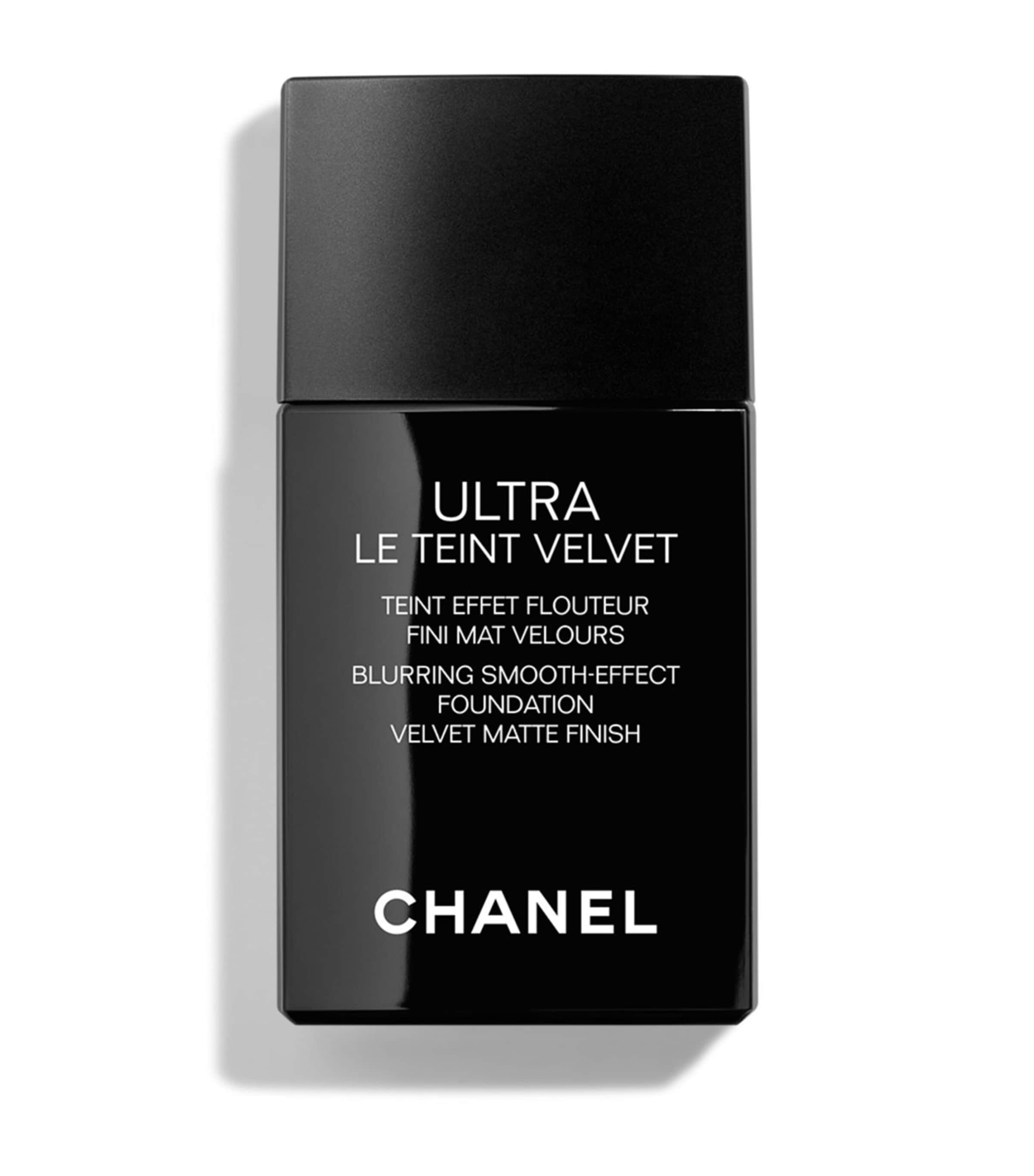 CHANEL ULTRA LE TEINT VELVET Blurring Smooth-Effect Foundation (30ml)