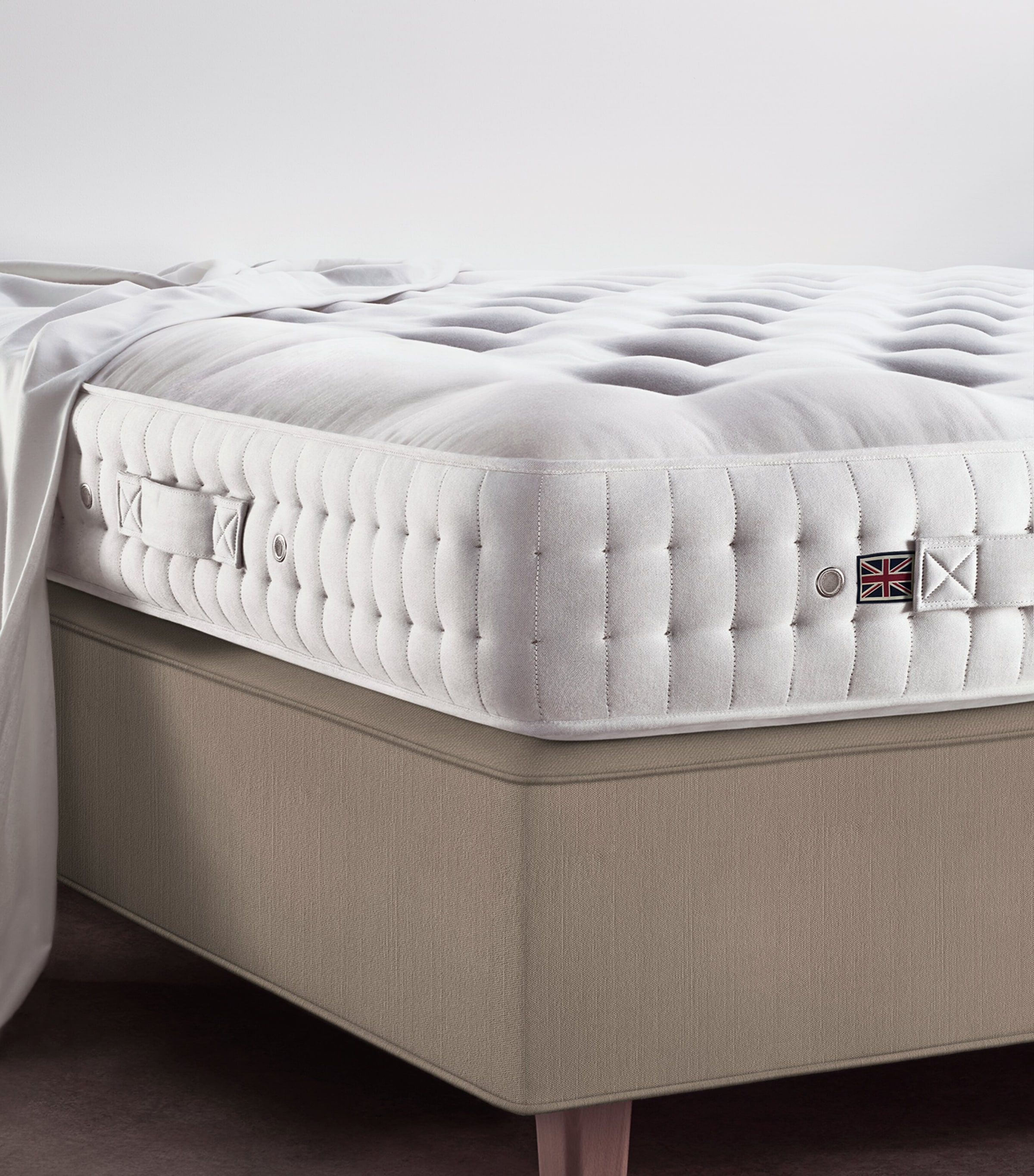 Vispring Medium Baronet Superb Mattress (150cm x 200cm) White
