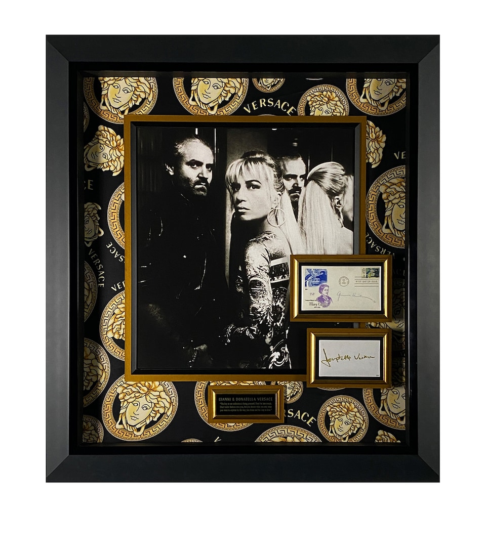 Leipzig Galleries Gianni and Donatella Versace Signed Photo Framed Display