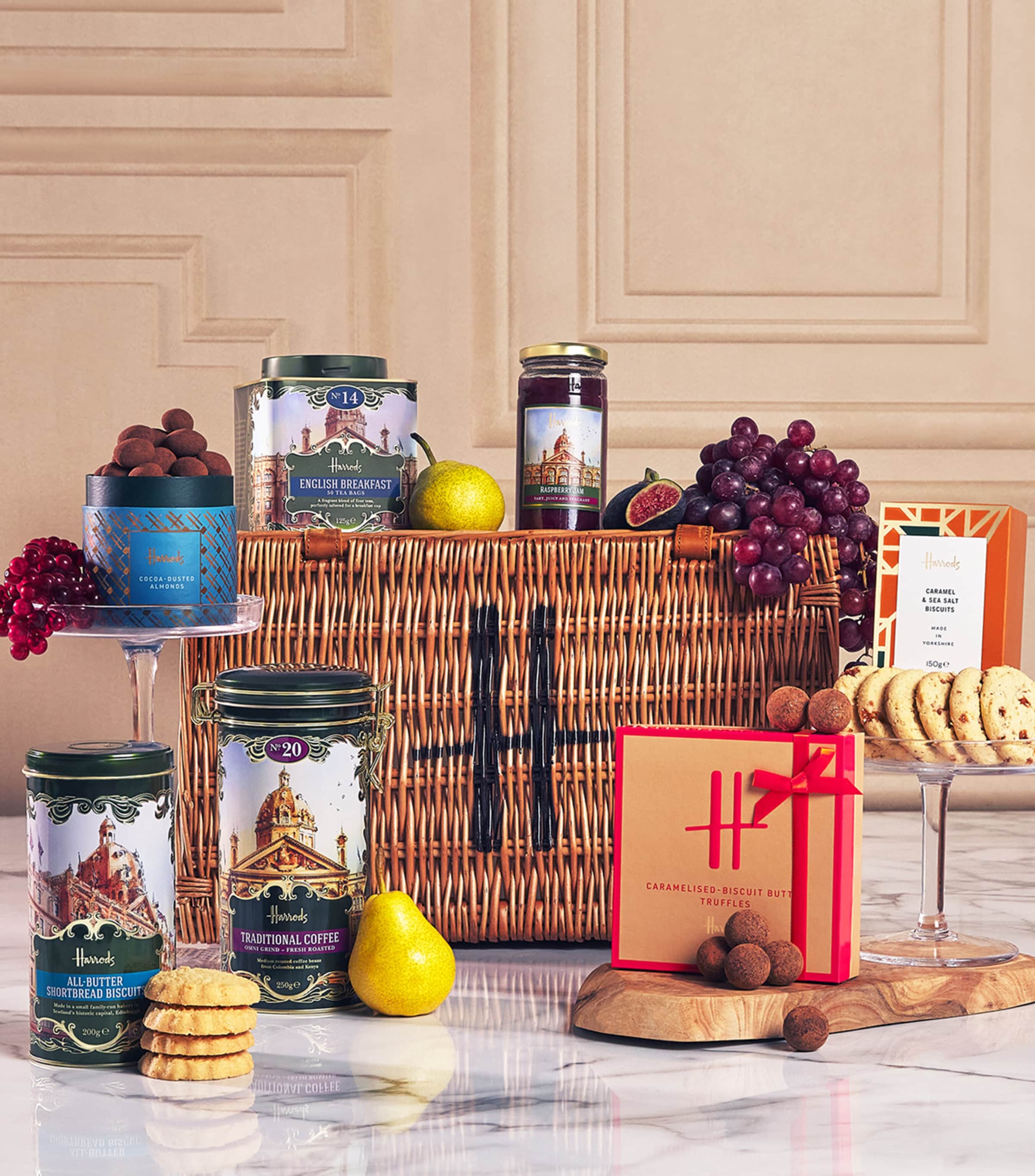英国パトロンズランチ限定ハンパー／Patron's Lunch Hamper Harrods The Harrods Banquet Hamper | Harrods UK