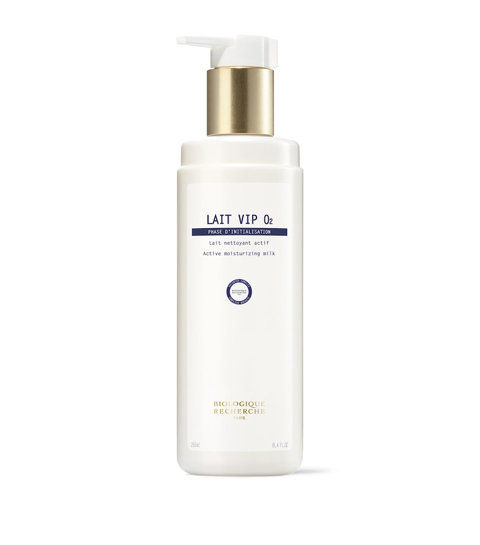 VIP O₂ Cleansing Milk (250ml)