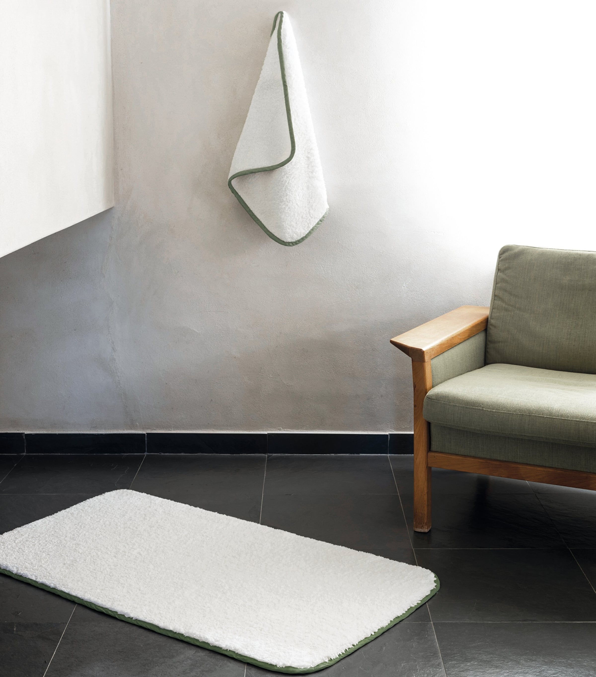 Cotton Portobello Bath Towel (70cm x 140cm)