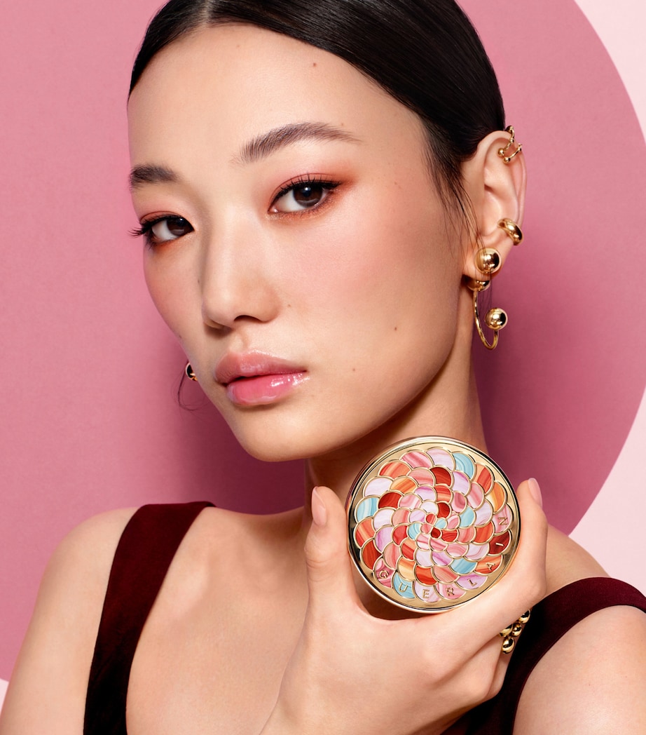 Guerlain Météorites Compact Mattifying and Setting Pressed Powder Warm Image 5