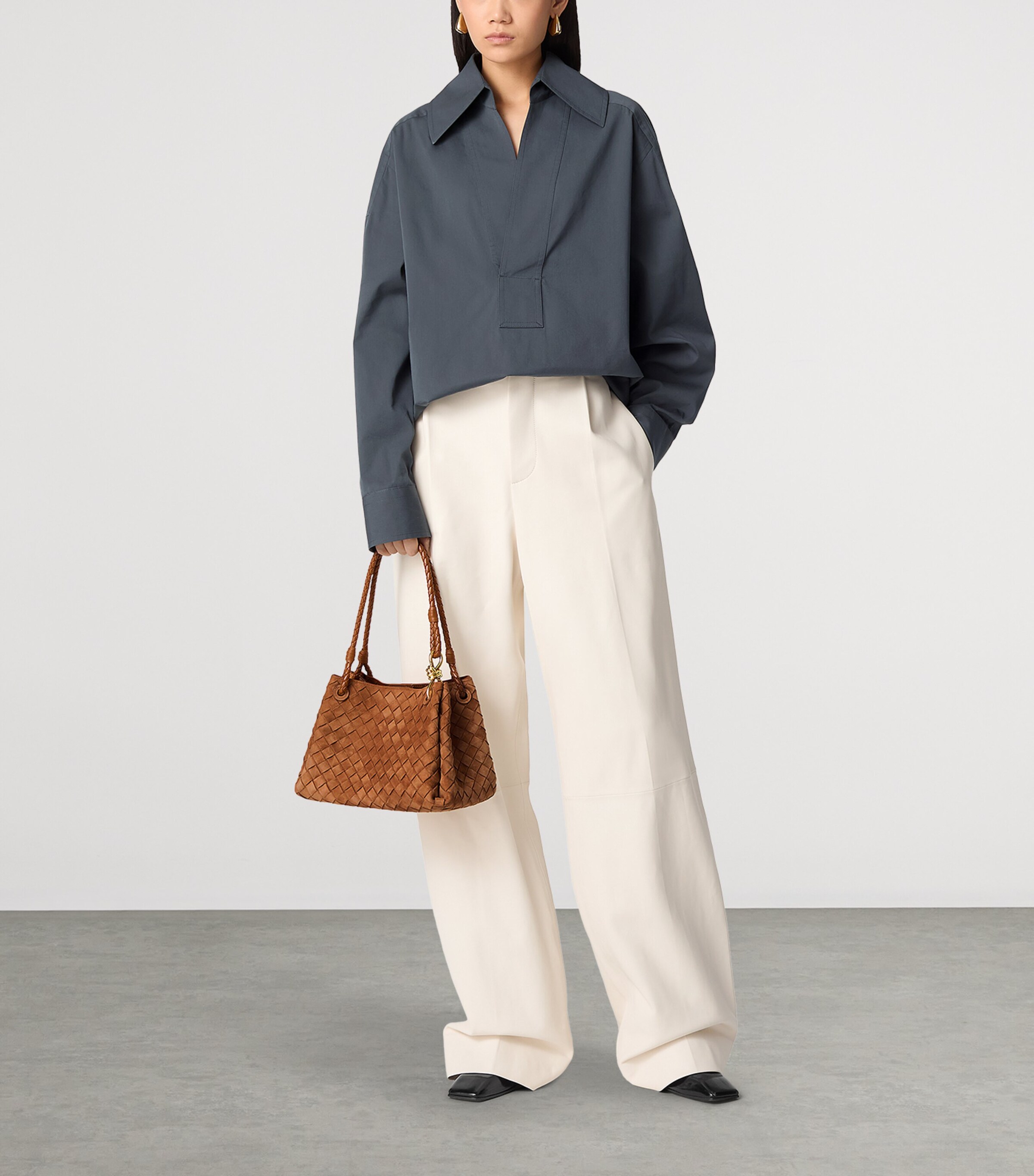Bottega Veneta Leather Parachute Shoulder Bag Image 2