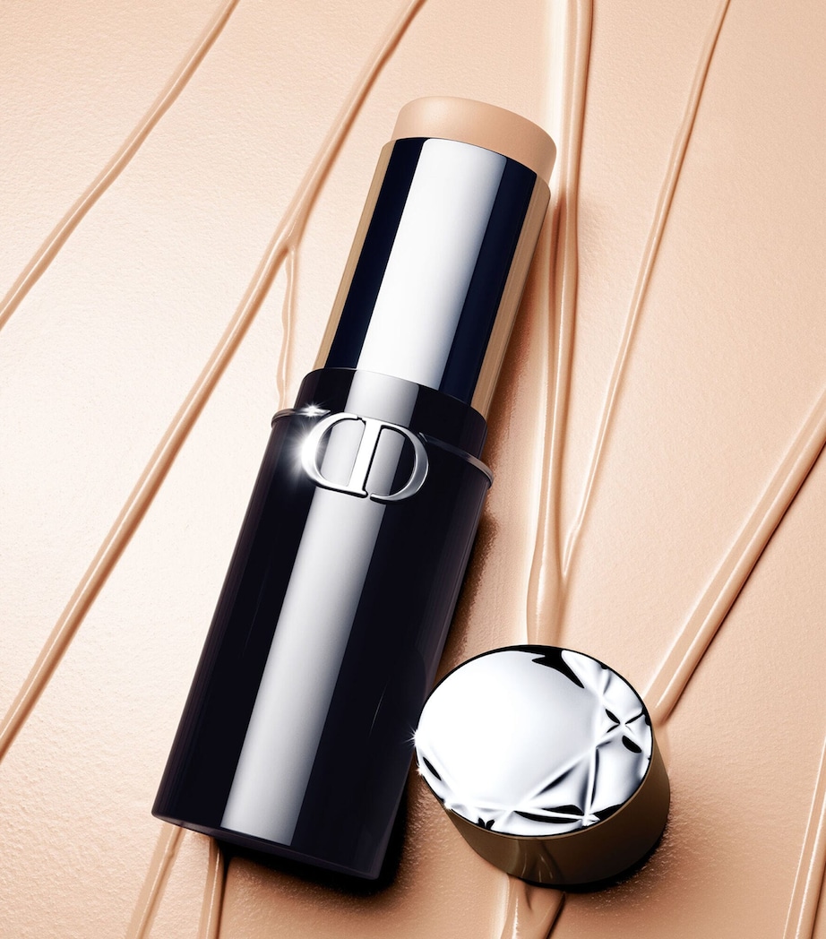 Dior Forever Skin Perfect Foundation 2W Image 3