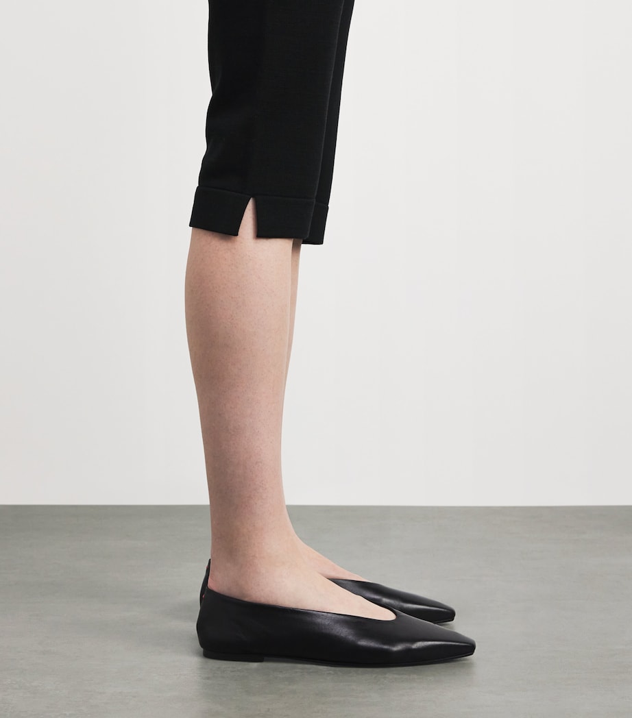 Soft Goat Womens Cotton-Silk Capri Trousers Black Image 3
