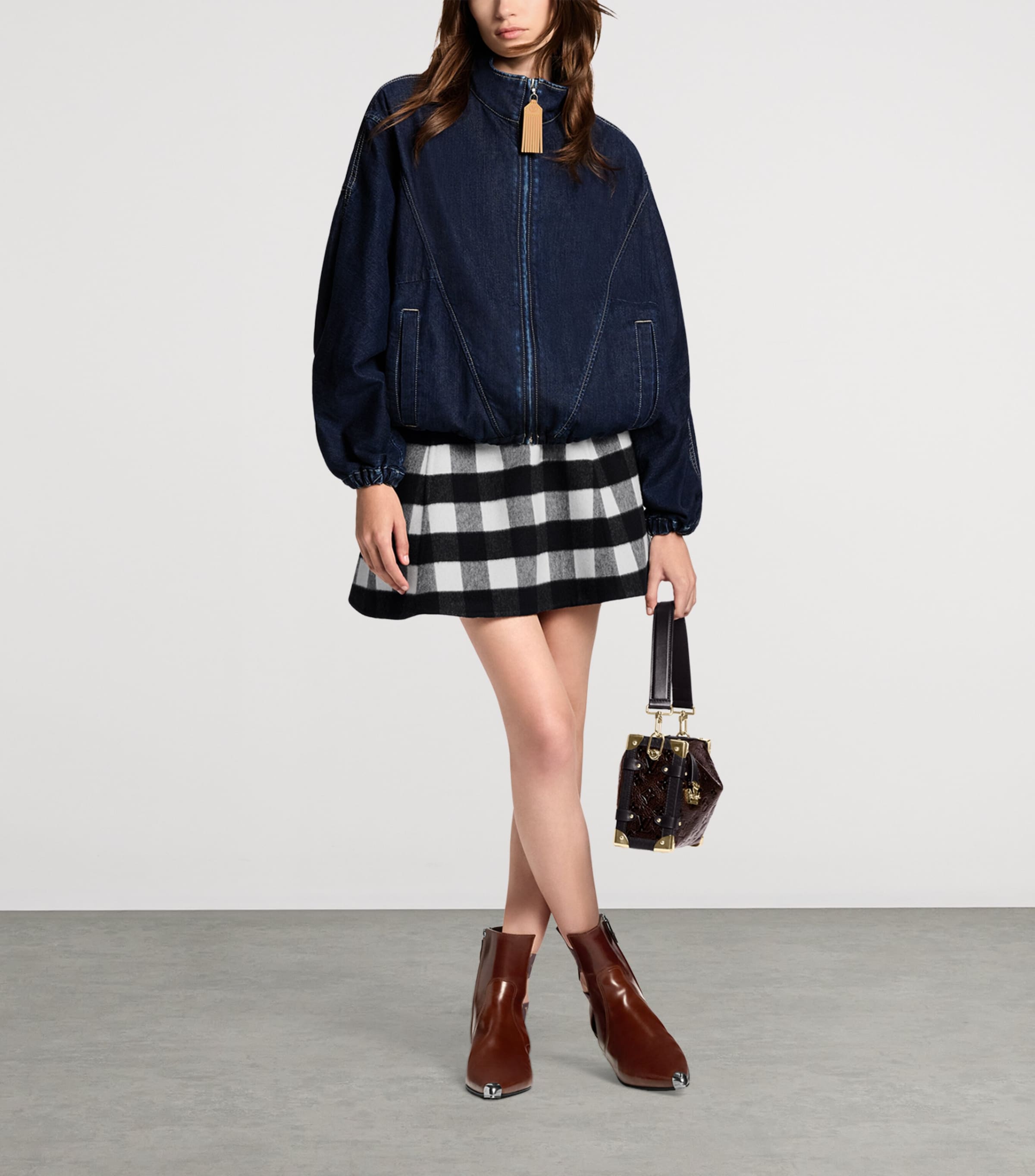 Leather Side Trunk MM Shoulder Bag BLACK Image 4