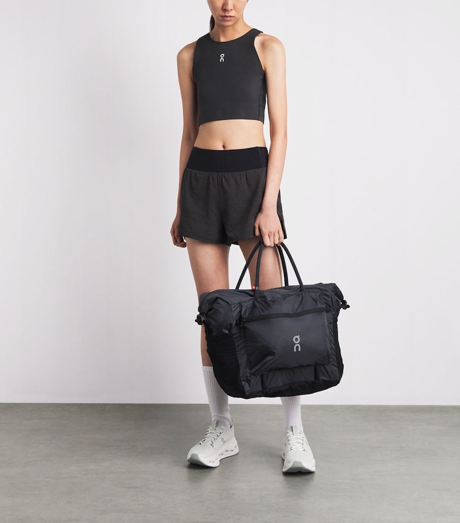 On Womens Court Cropped Tank Top Black Image 2