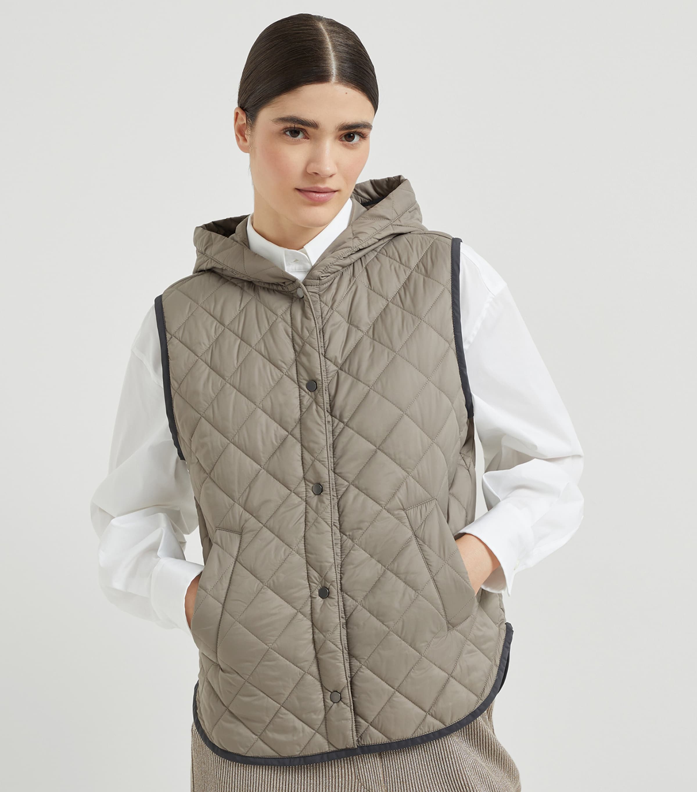 Quilted Hooded Gilet C2741 Image 2
