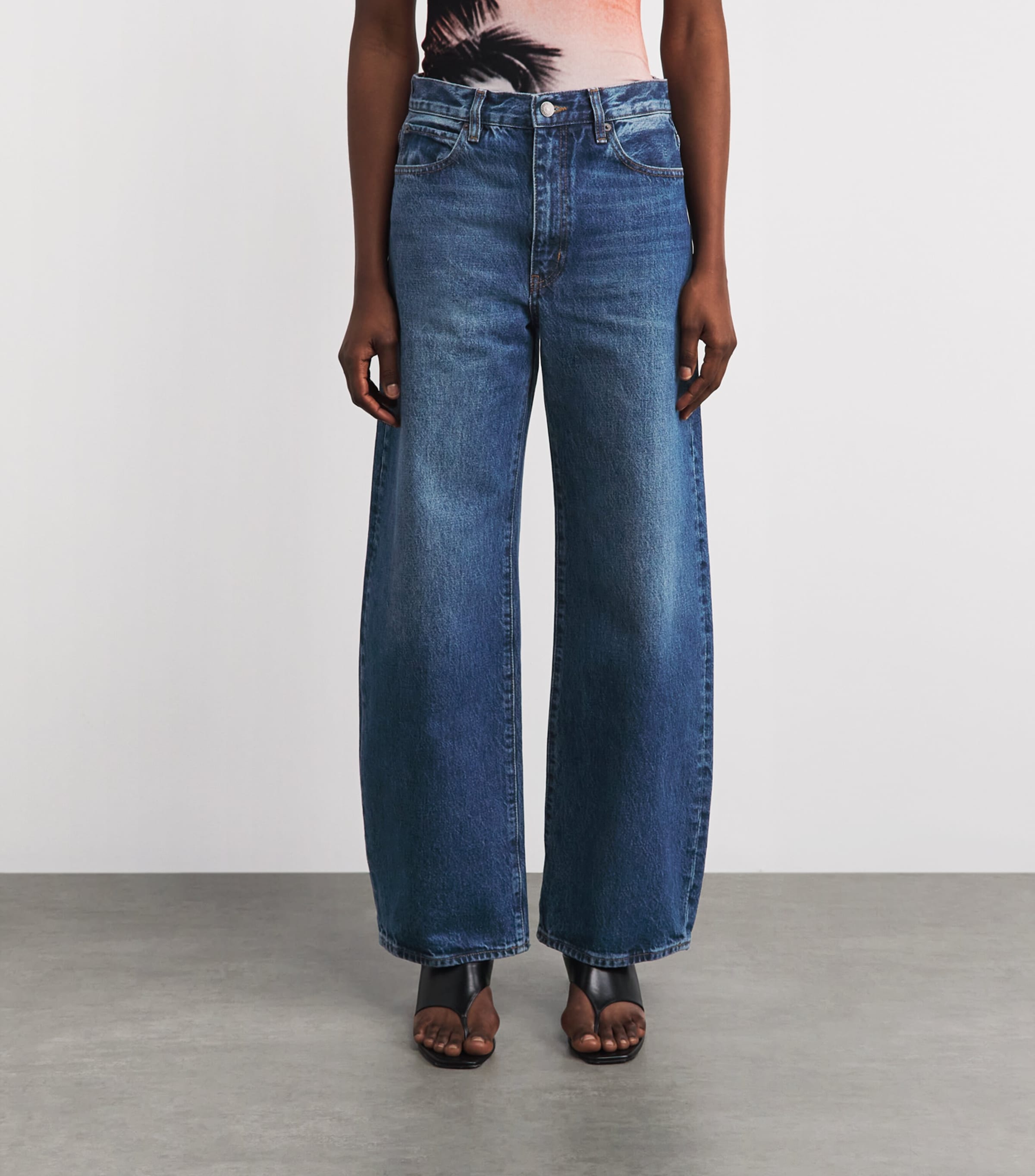 FRAME Womens The Bow High-Rise Barrel-Leg Jeans Obscura Image 4