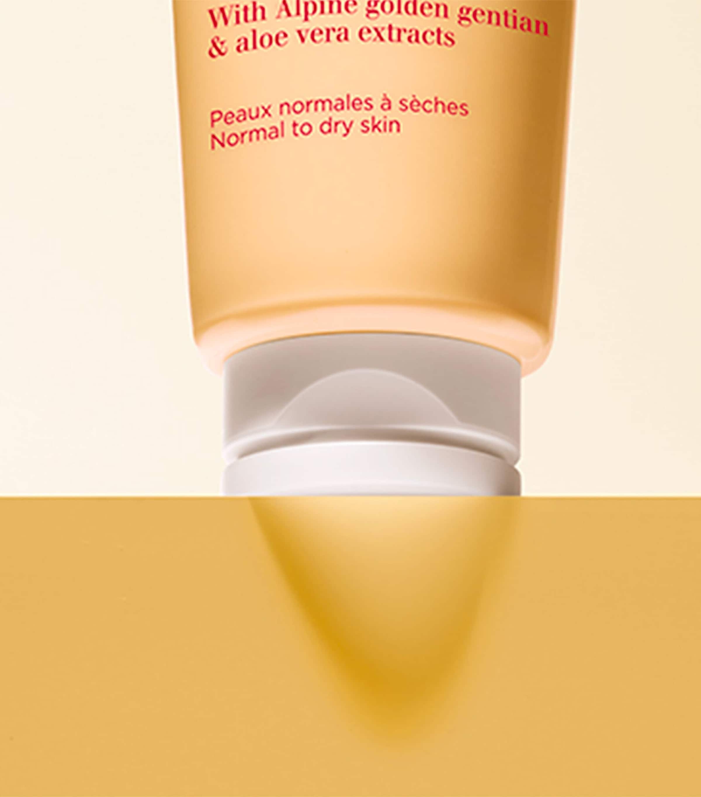 Hydrating Gentle Foaming Cleanser (125ml) NO COLOUR Image 6