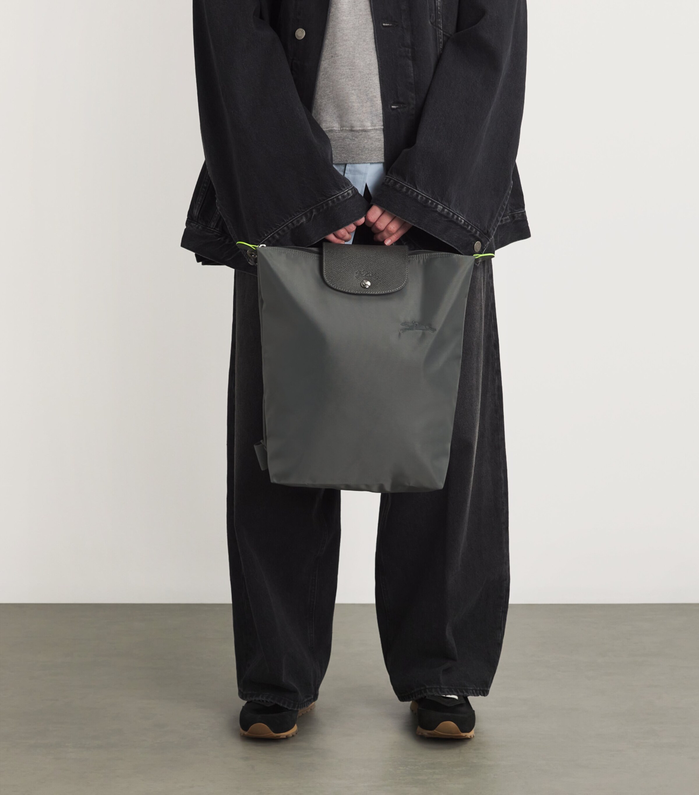 Medium Le Pliage Green Backpack P66 GRAPHITE Image 5