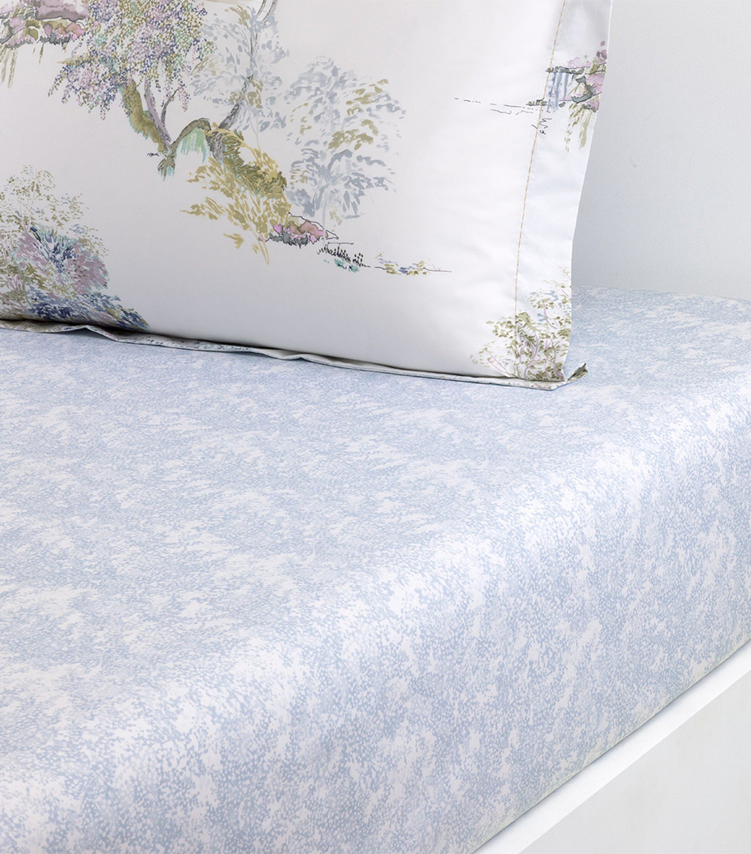 Yves Delorme Cotton Lande Double Fitted Sheet (140cm x 200cm) Image 2