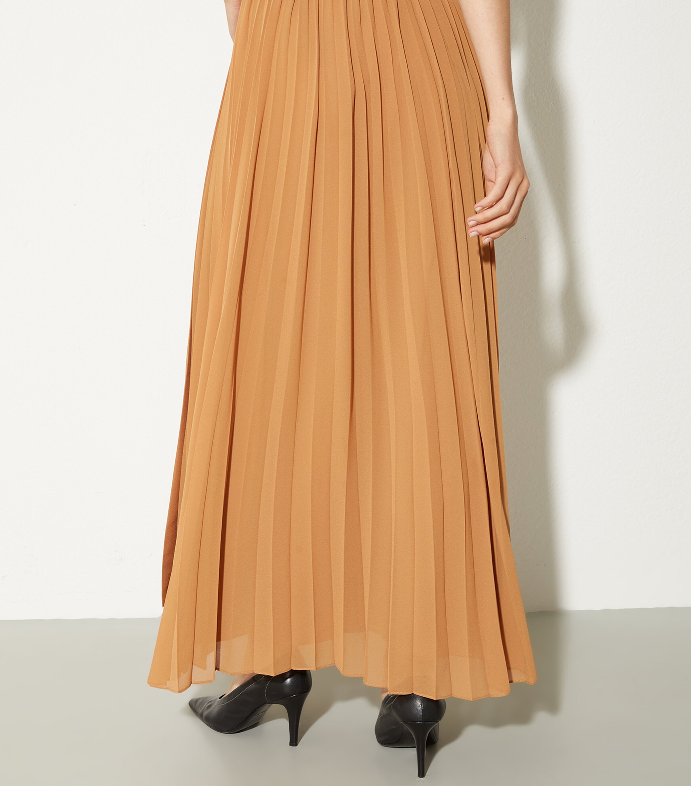 MAX&Co. Womens Jersey Pleated Maxi Skirt Amber Image 4