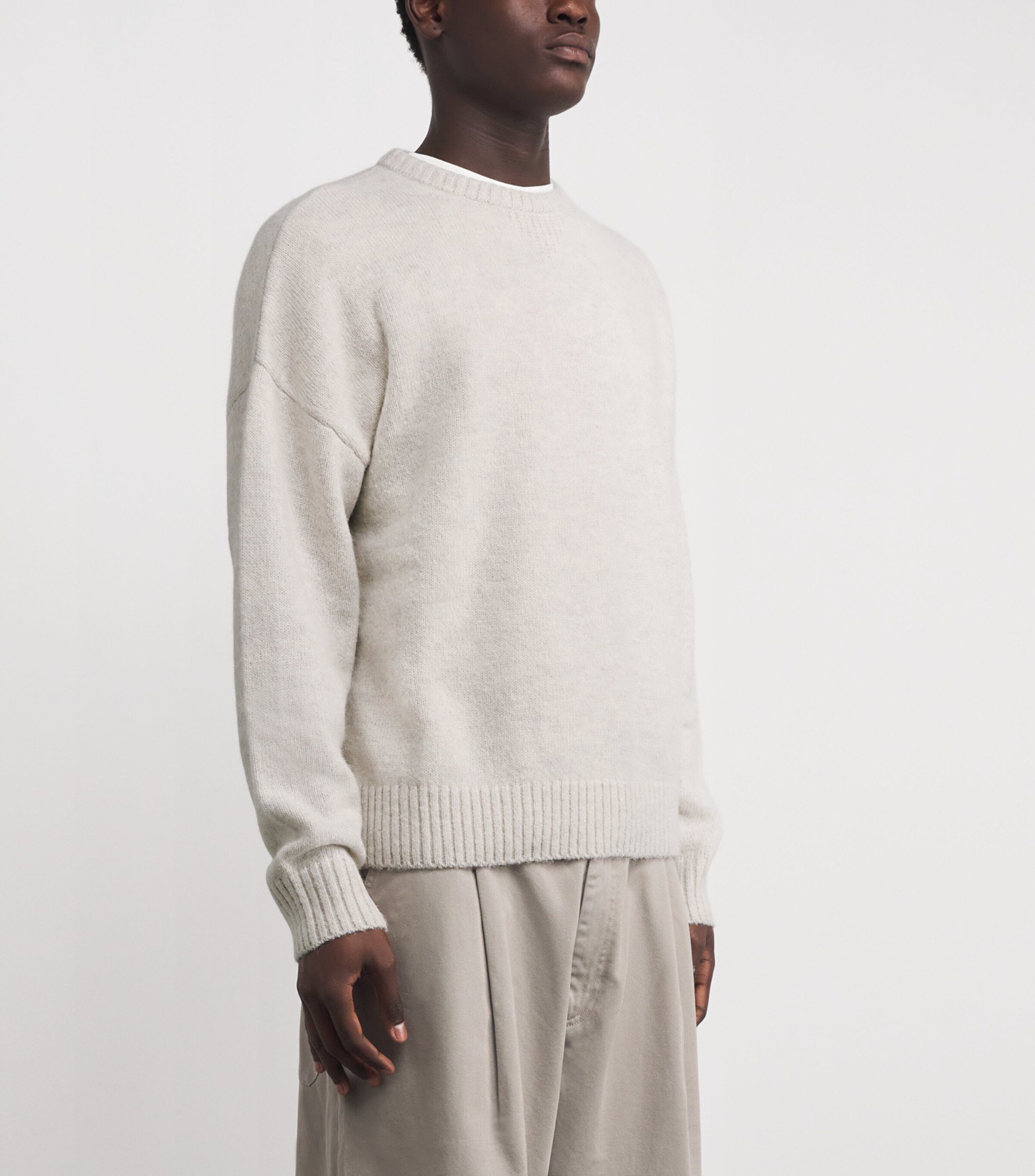 CHÉ Mens Knitted Crew-Neck Sweatshirt Ivory Image 3