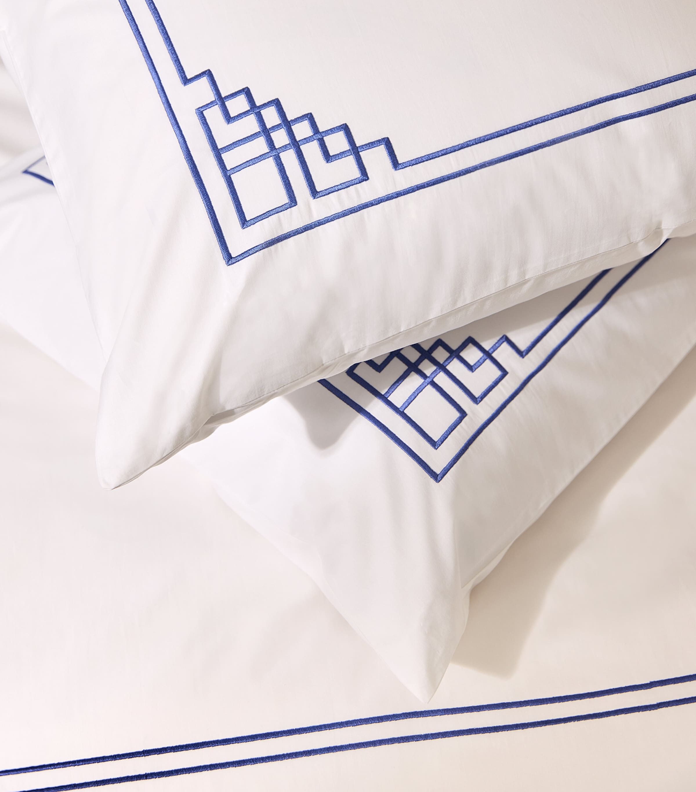 Trawden Super King Duvet Cover Set (260cm x 220cm) WHITE Image 5