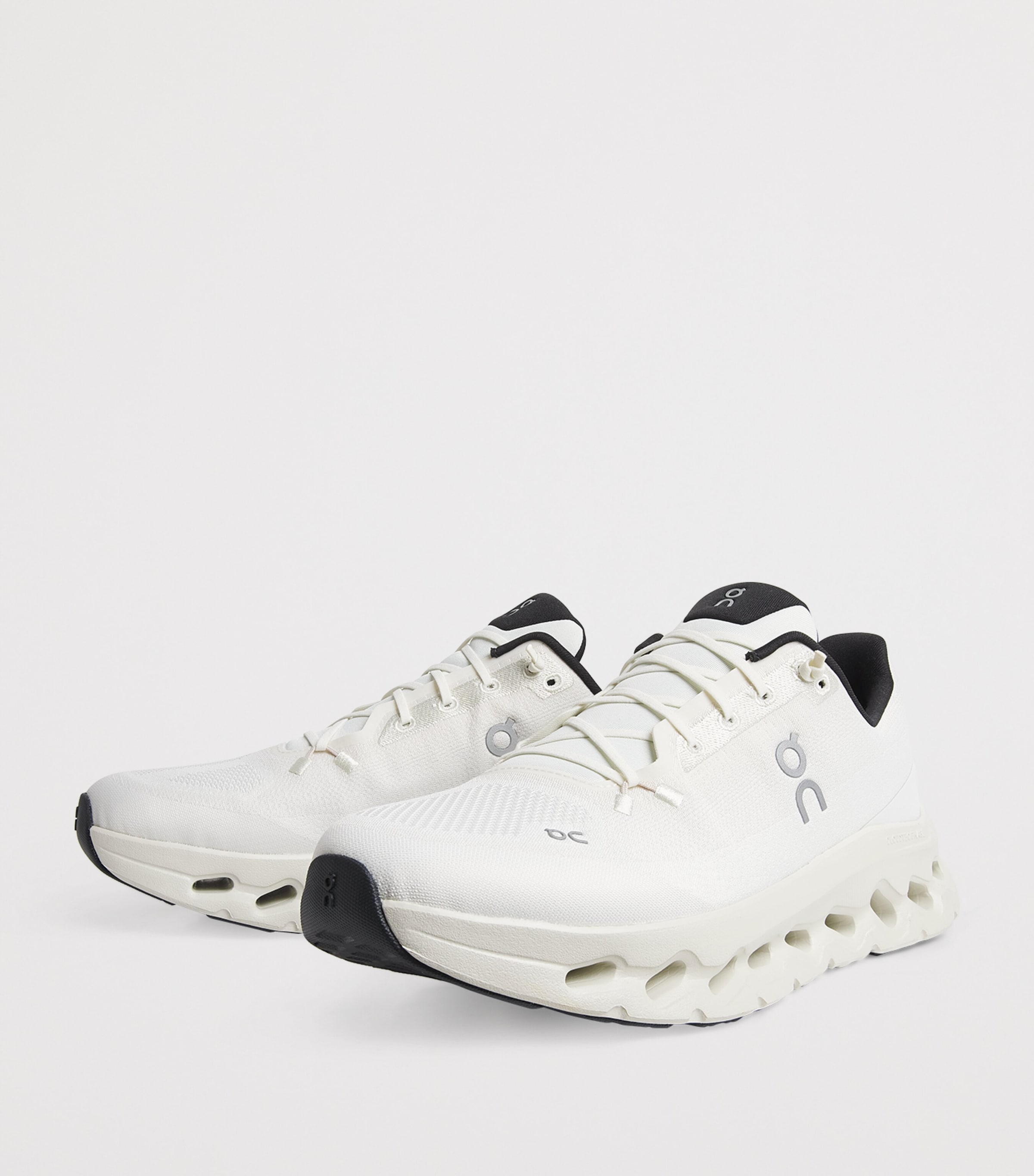 On Mens Cloudtilt Trainers Pearl | Ice Image 2