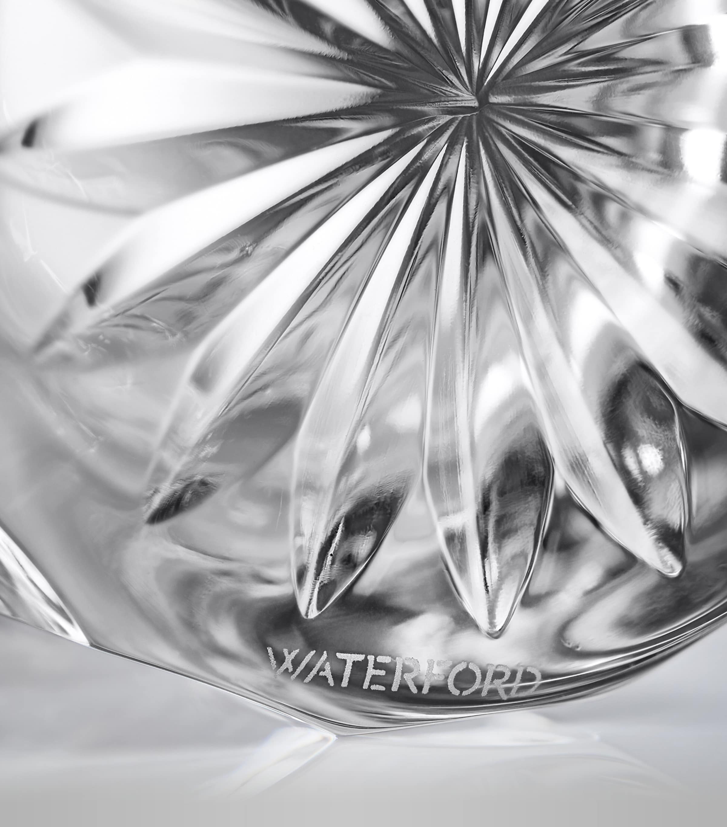 Set of 2 Crystal Lismore Tumblers (375ml) RED Image 5