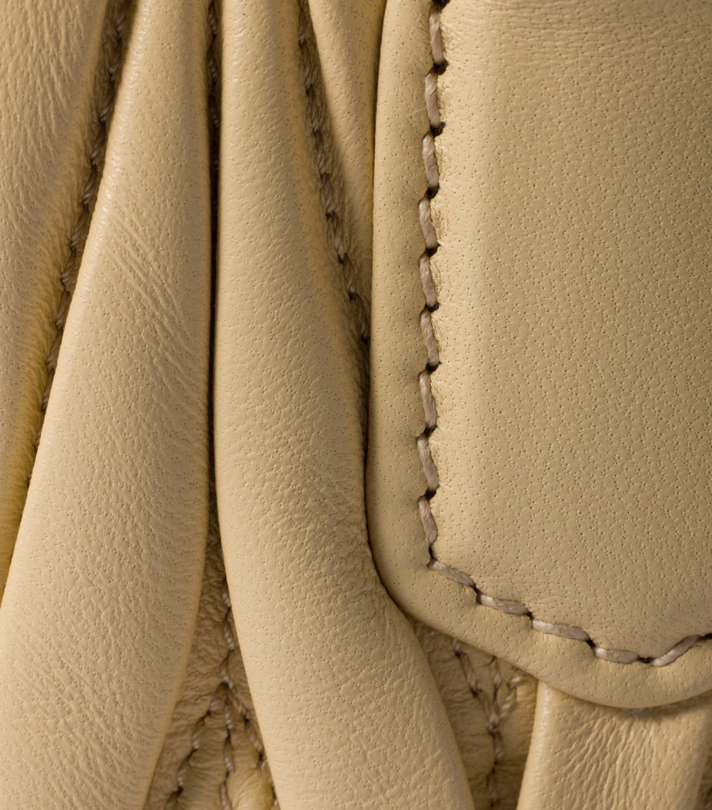 Matelassé Leather Arcadie Top-Handle Bag F0K57 Image 5