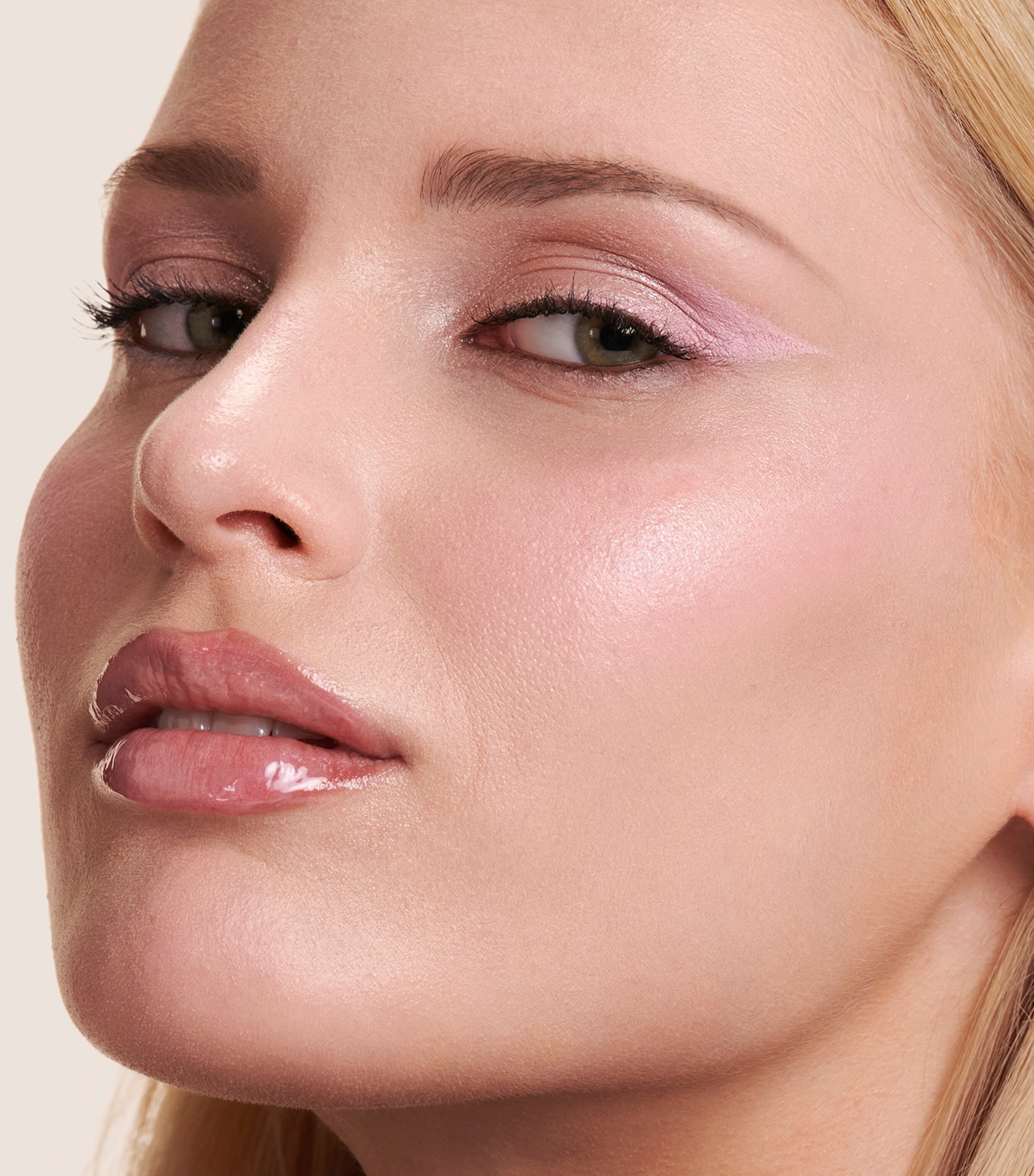 Eye Tint 70M Image 2