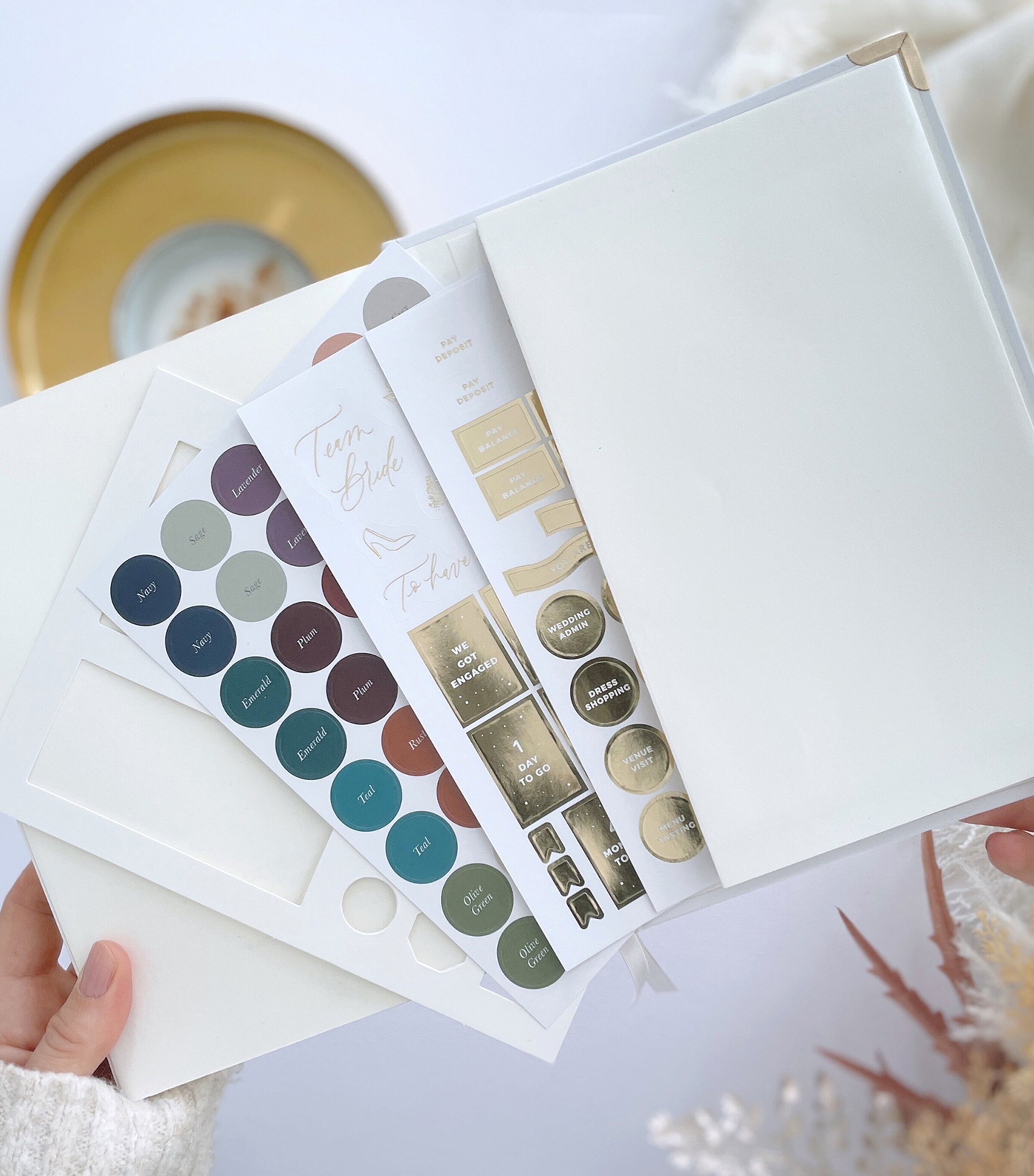 Blush and Gold Luxury Wedding Planner White, Green, Gold Image 12